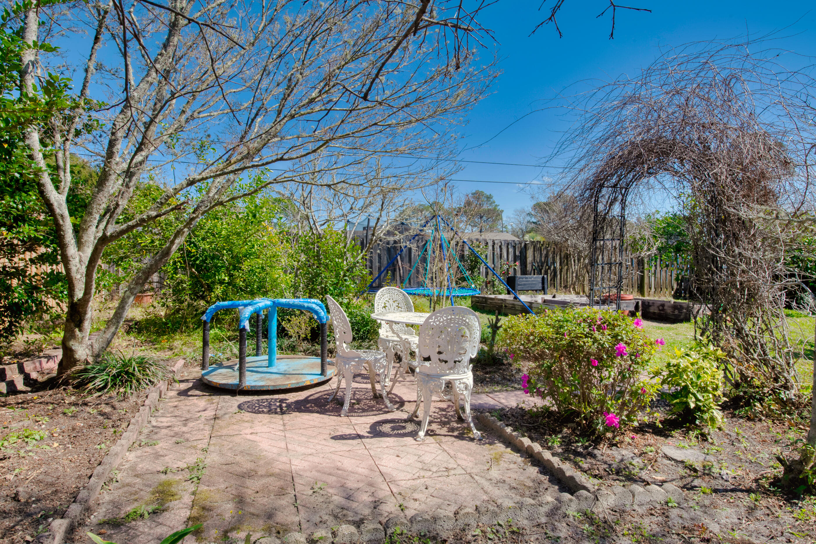 TANGLEWOOD S/D 1ST ADDN - Residential