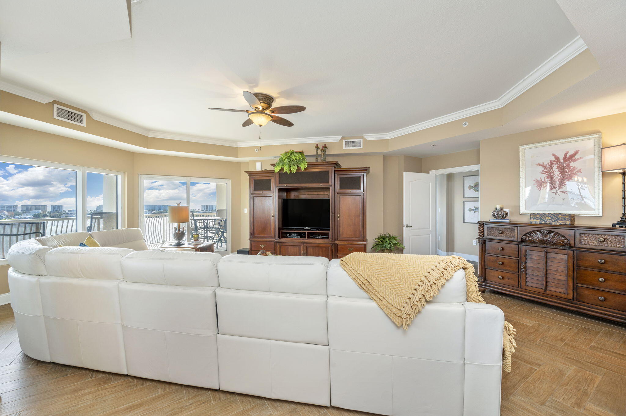 PRESIDIO YACHT CLUB - Residential