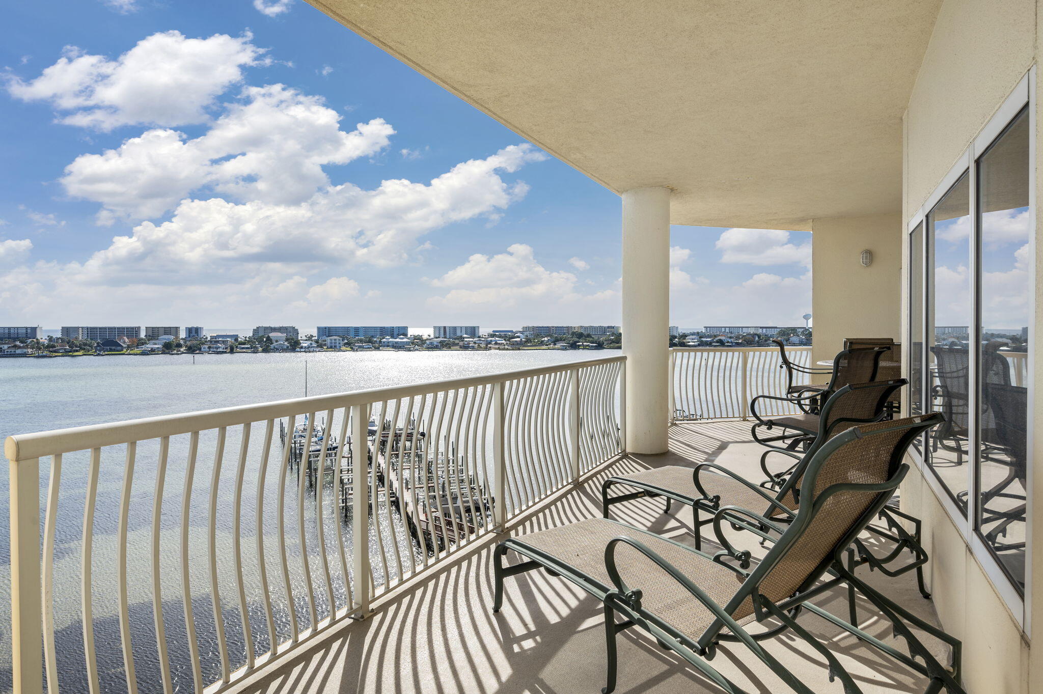 PRESIDIO YACHT CLUB - Residential