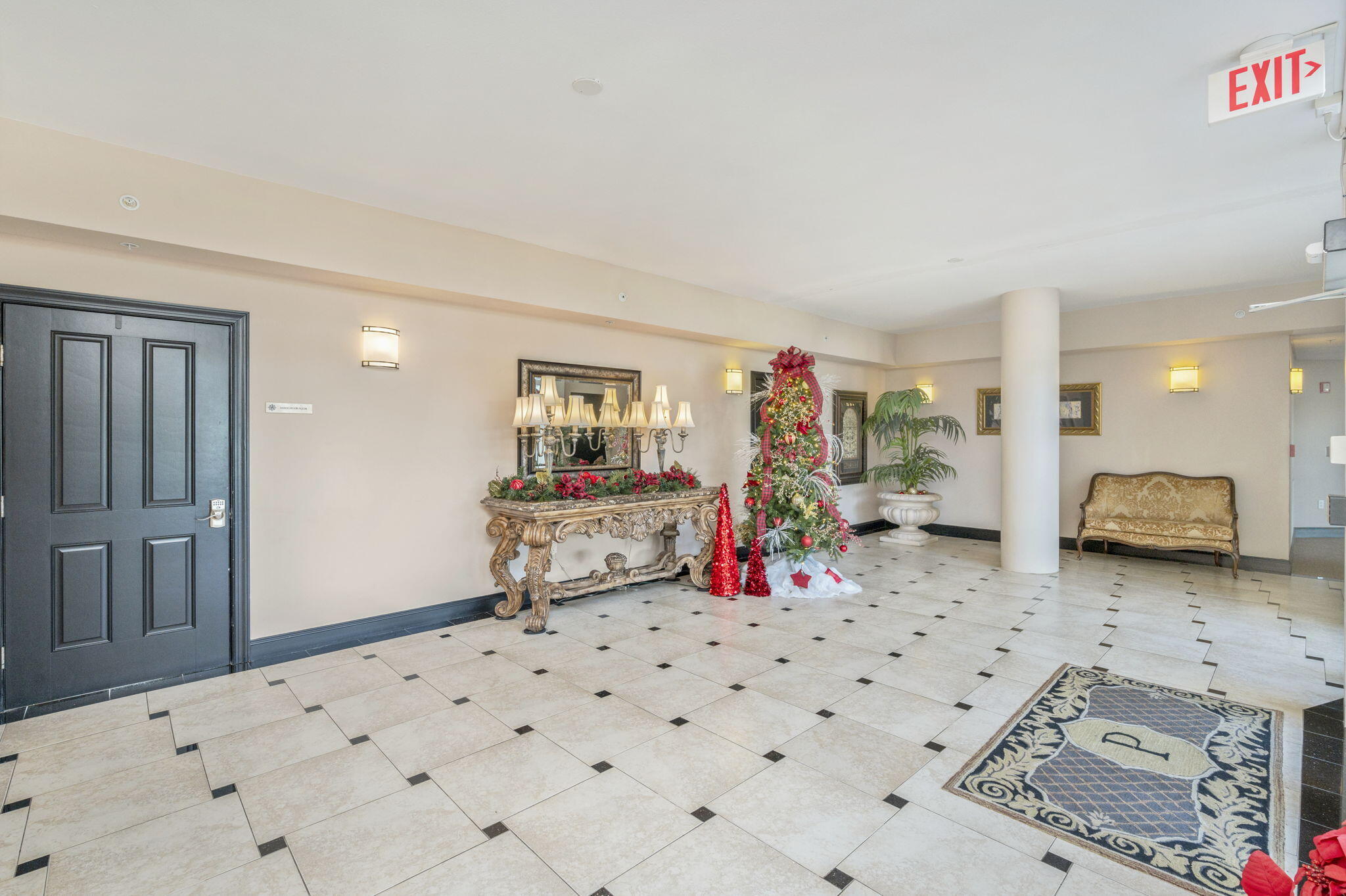 PRESIDIO YACHT CLUB - Residential
