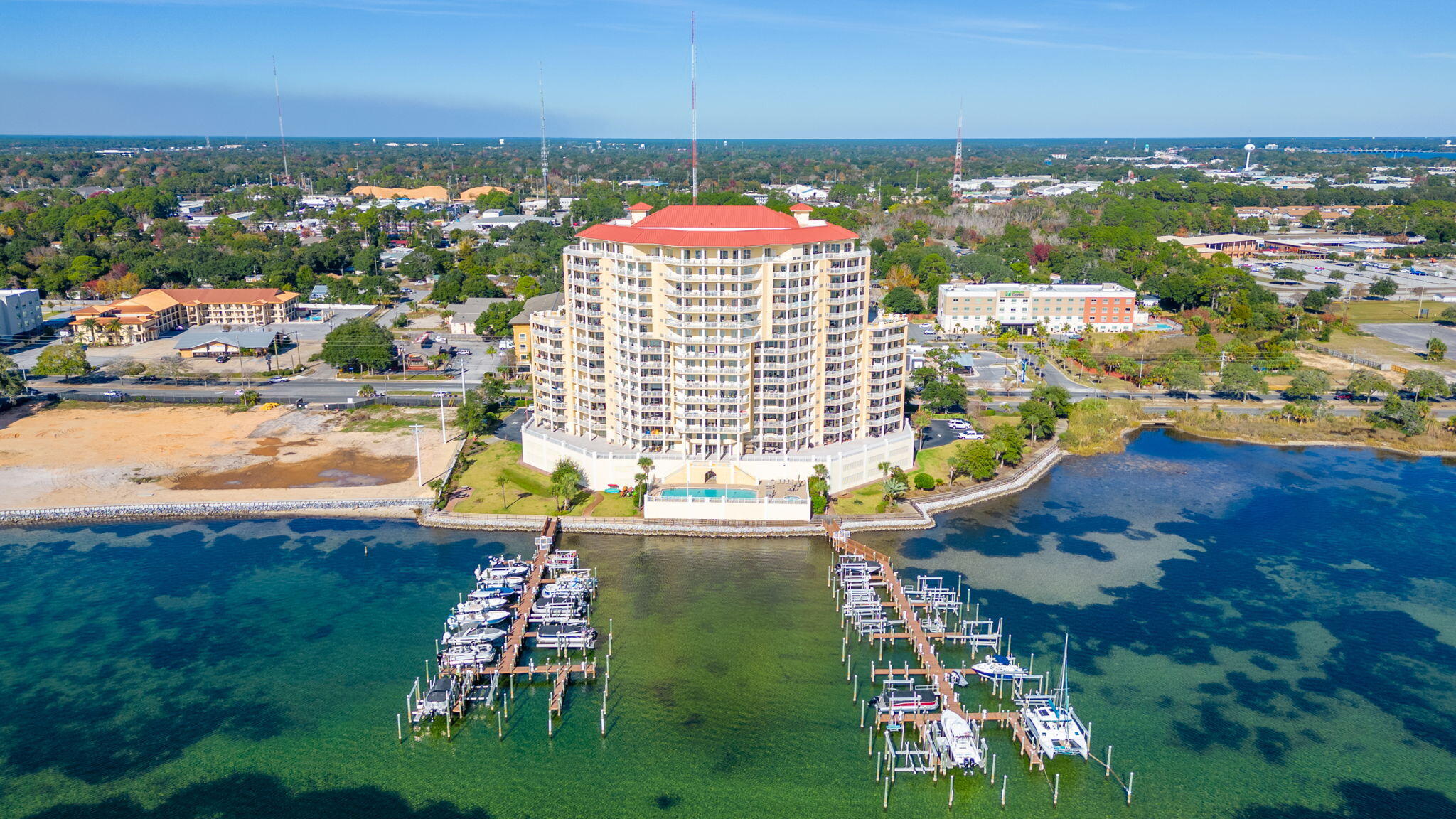 PRESIDIO YACHT CLUB - Residential