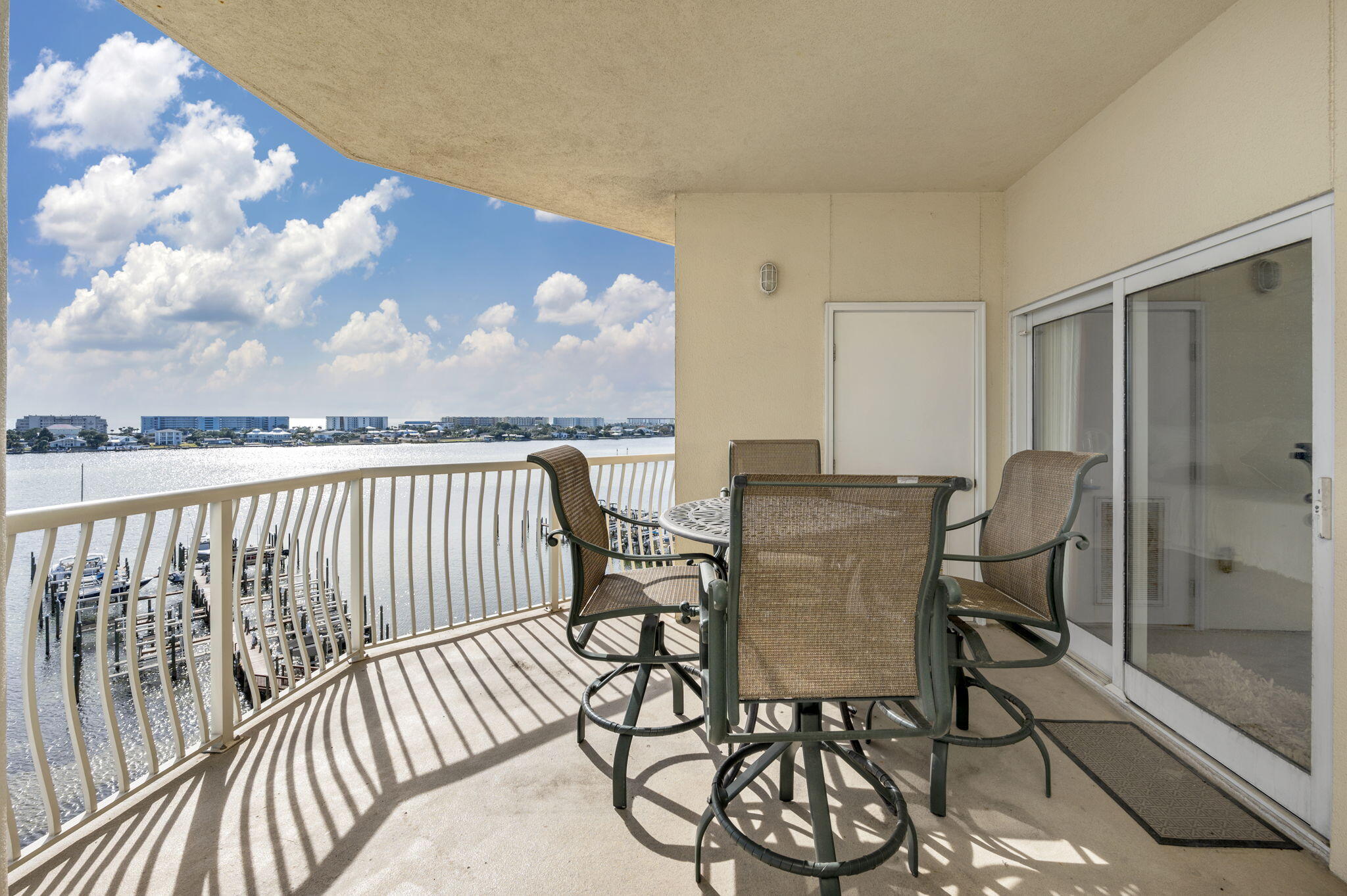 PRESIDIO YACHT CLUB - Residential