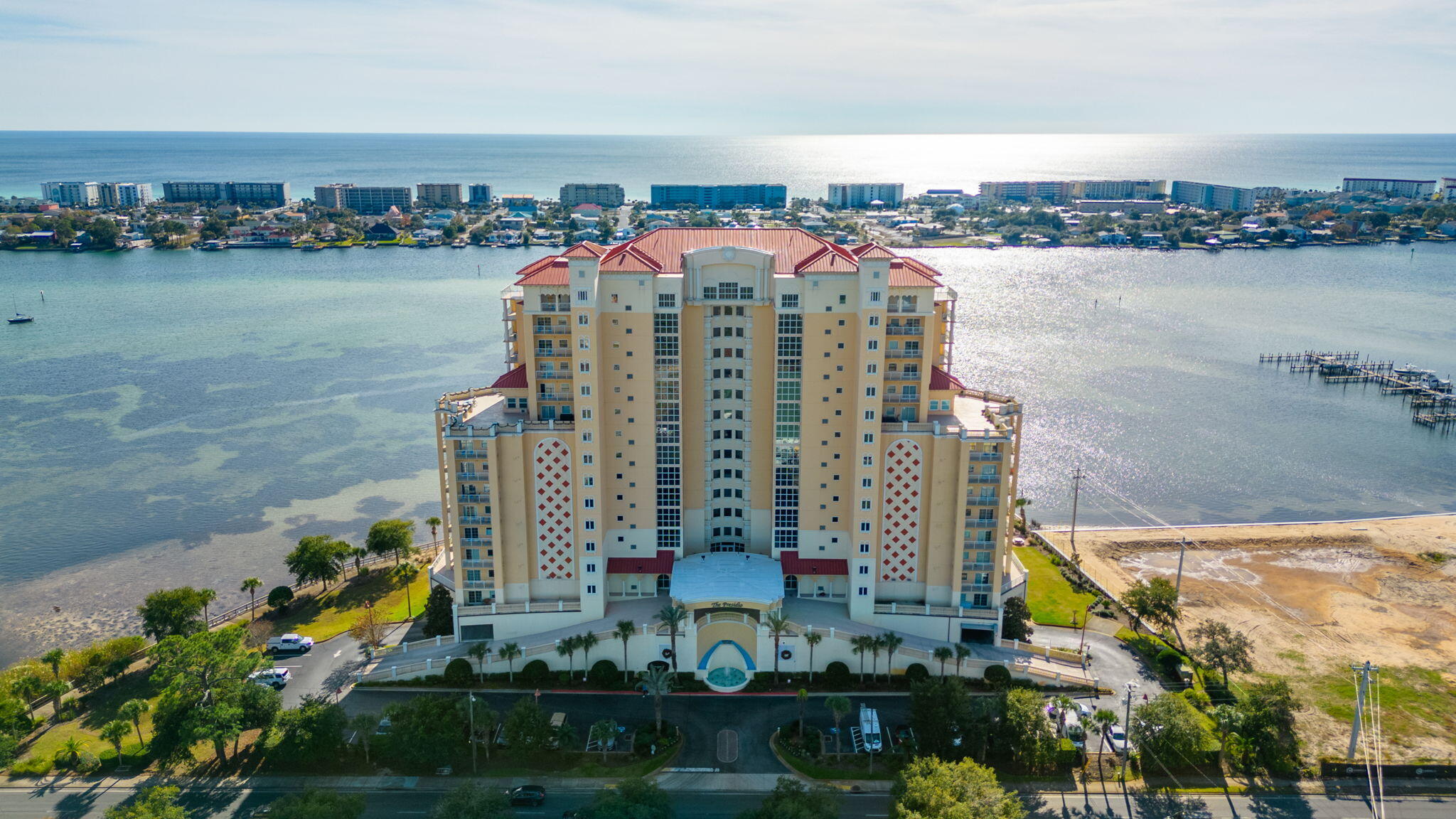PRESIDIO YACHT CLUB - Residential