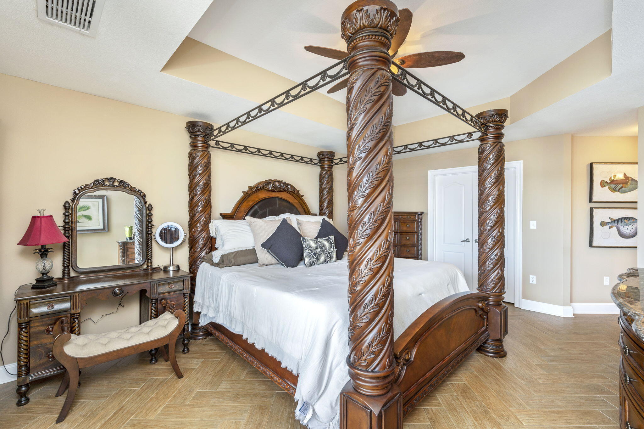 PRESIDIO YACHT CLUB - Residential