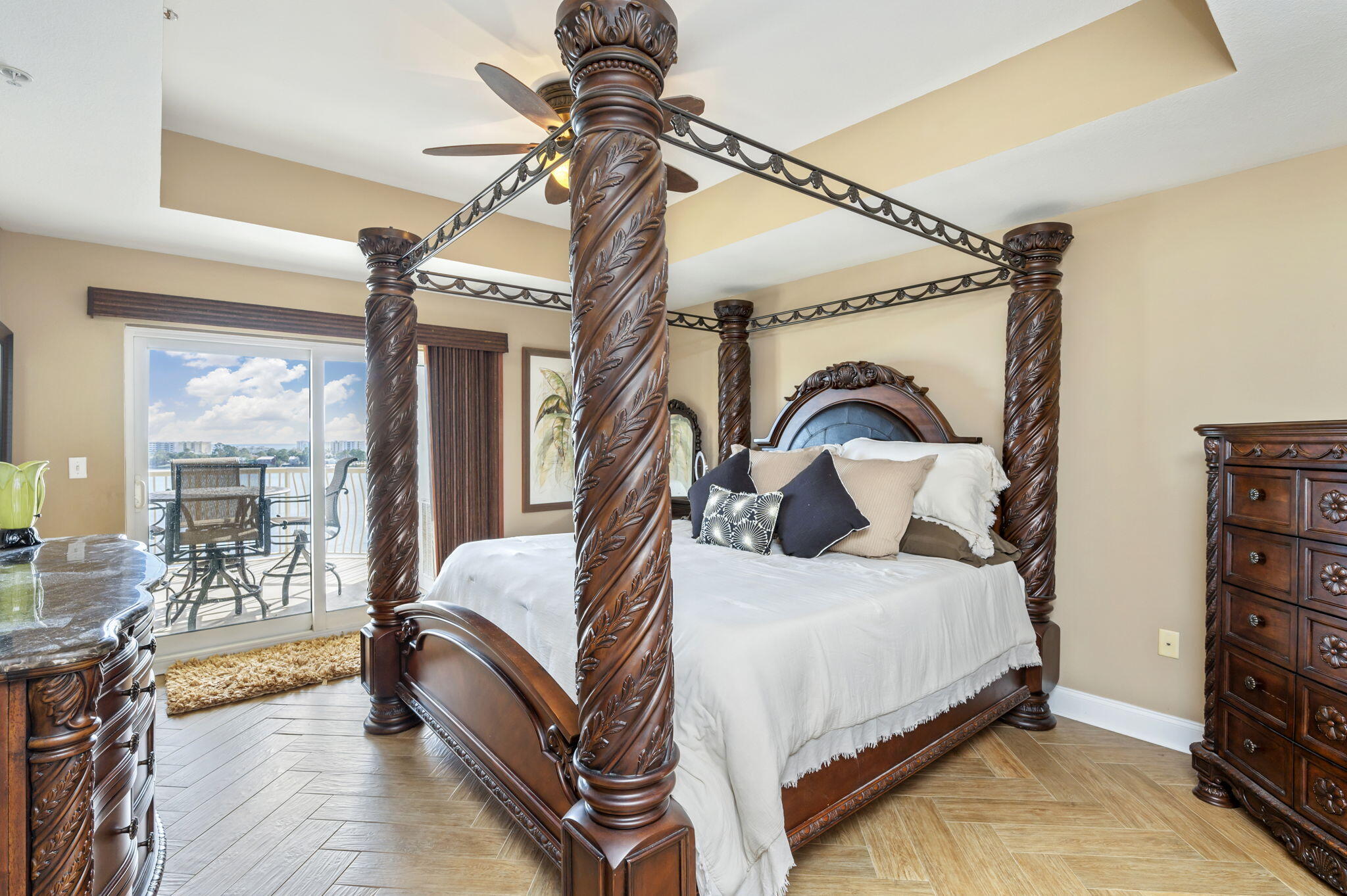 PRESIDIO YACHT CLUB - Residential
