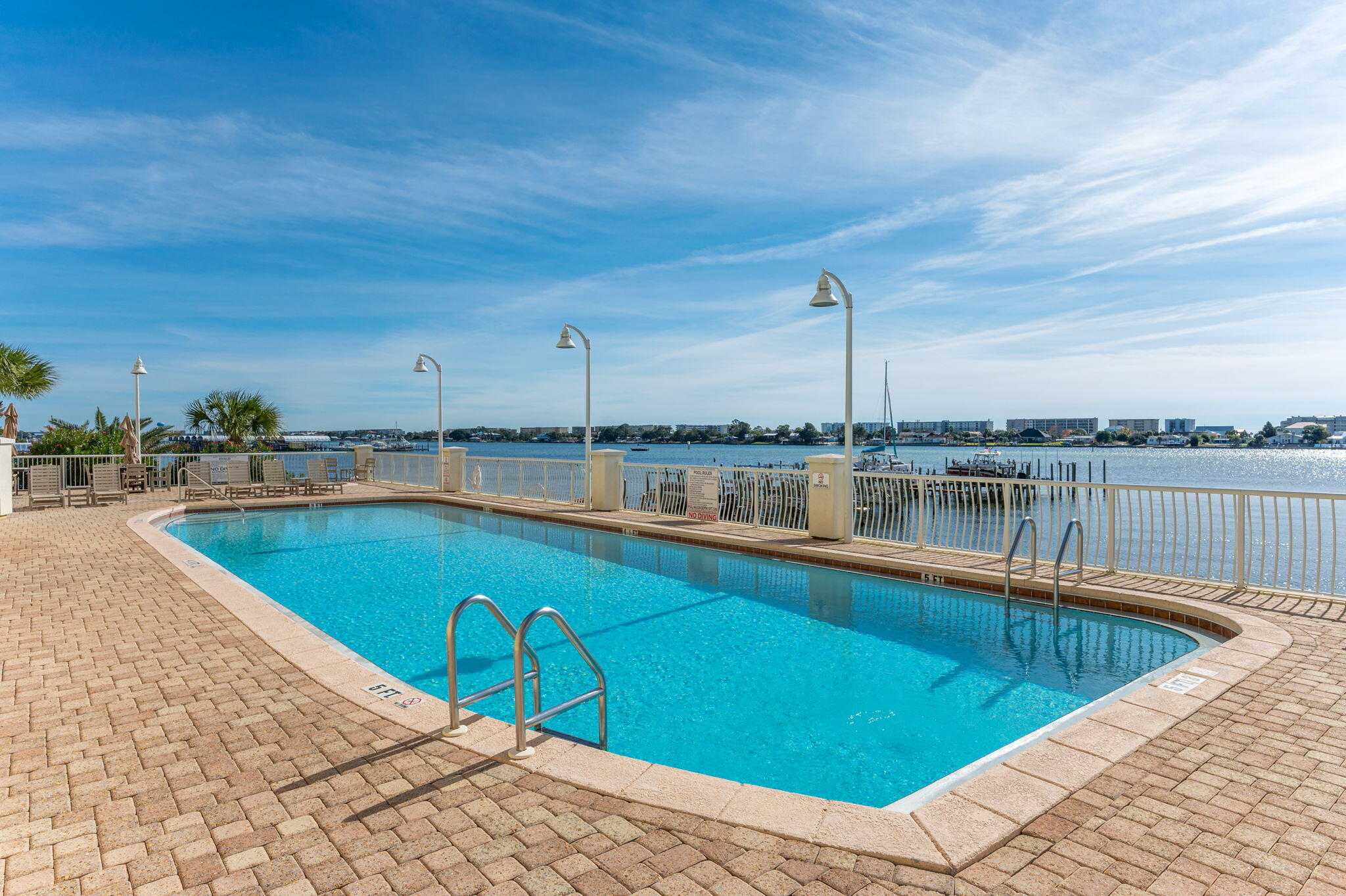 PRESIDIO YACHT CLUB - Residential