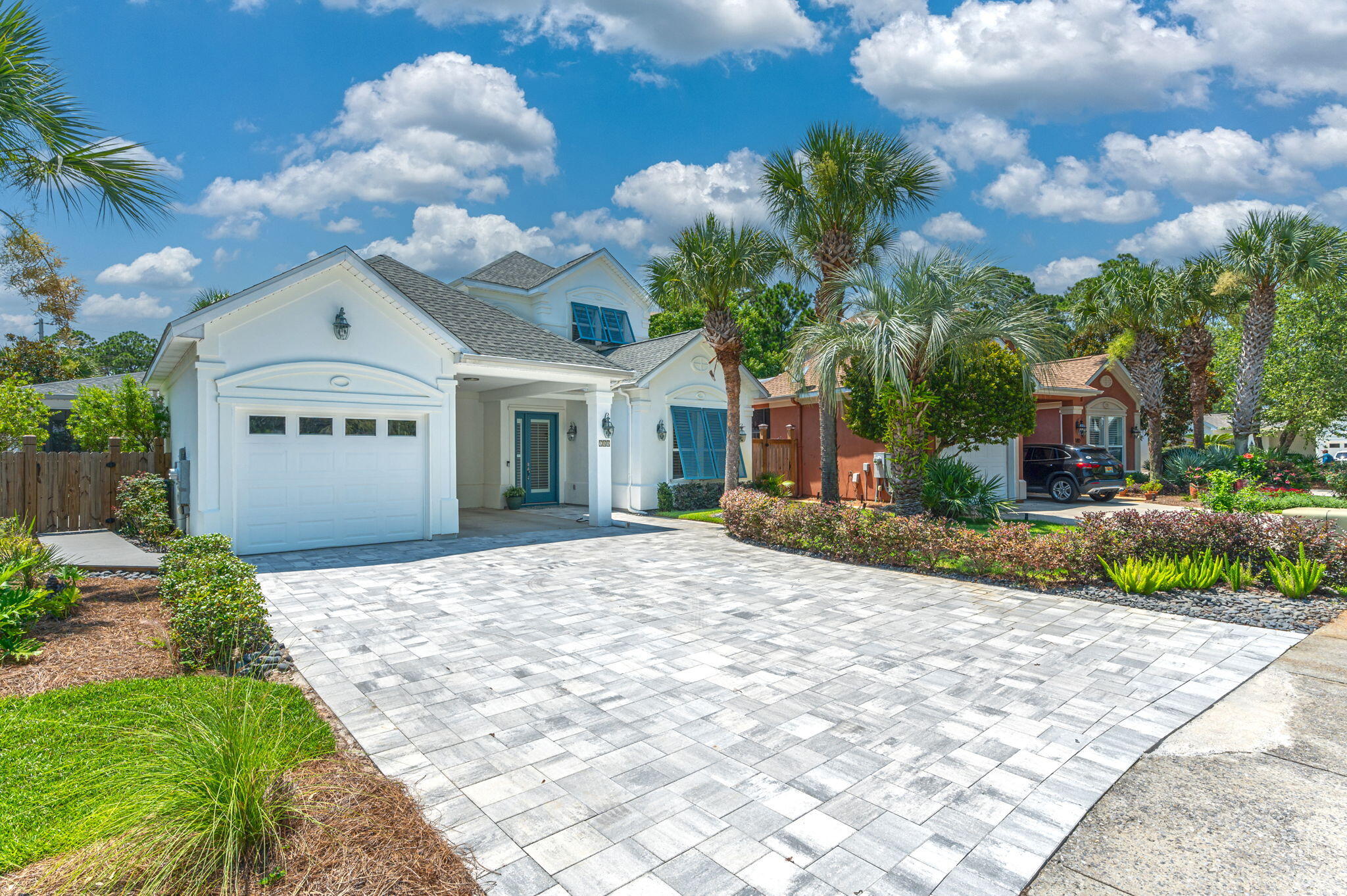 FAIRWAY VILLAS - Residential