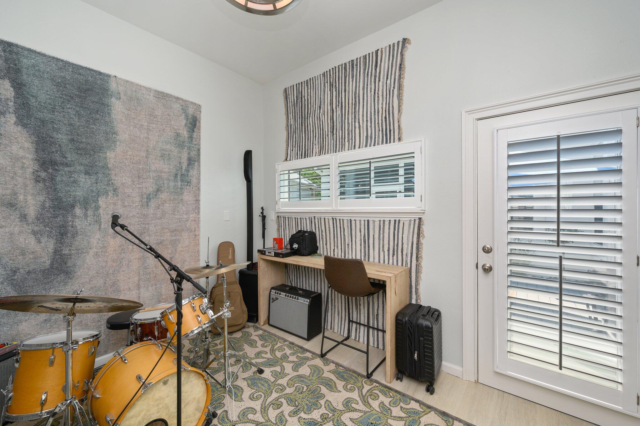 FAIRWAY VILLAS - Residential