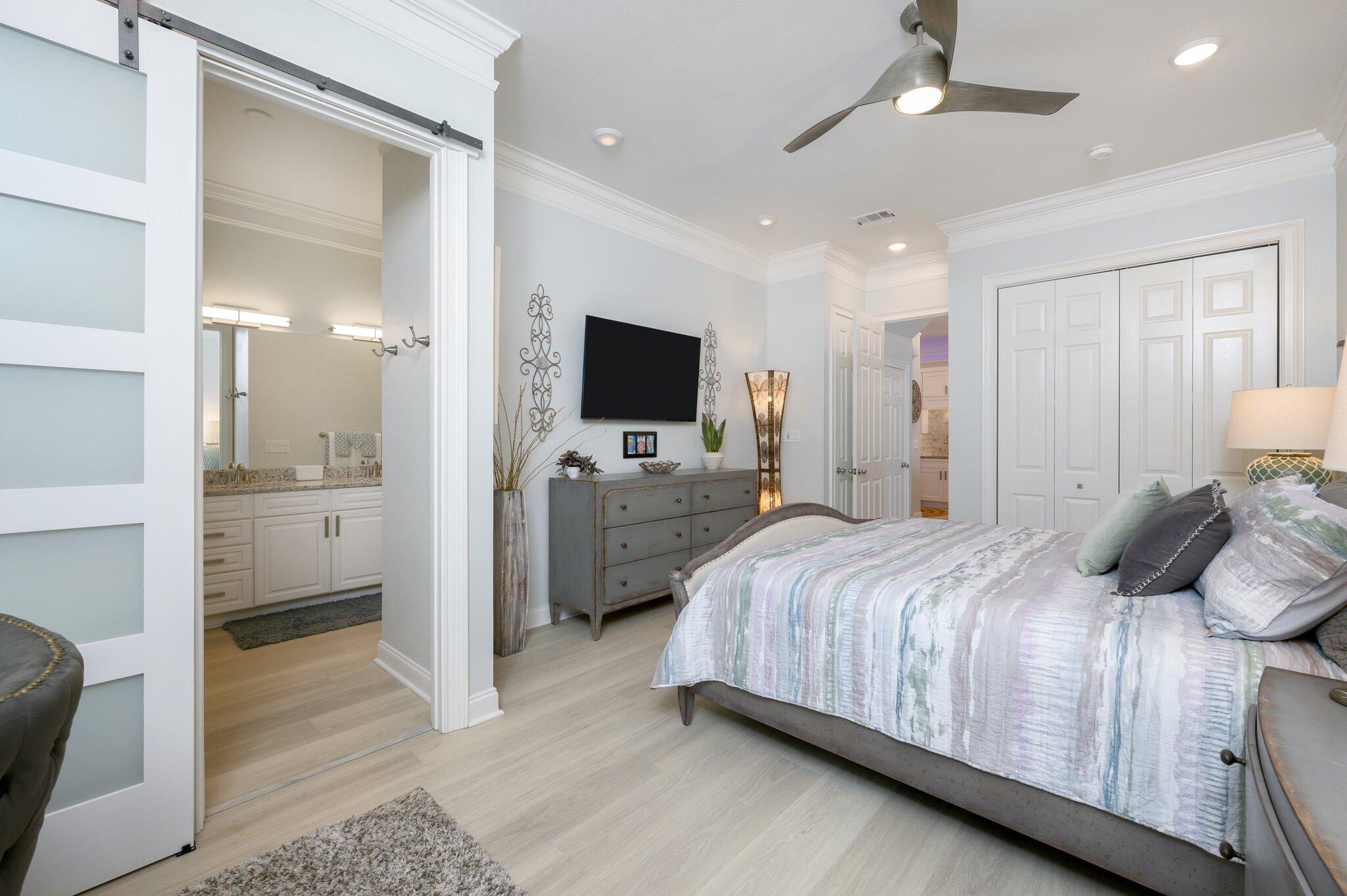 FAIRWAY VILLAS - Residential