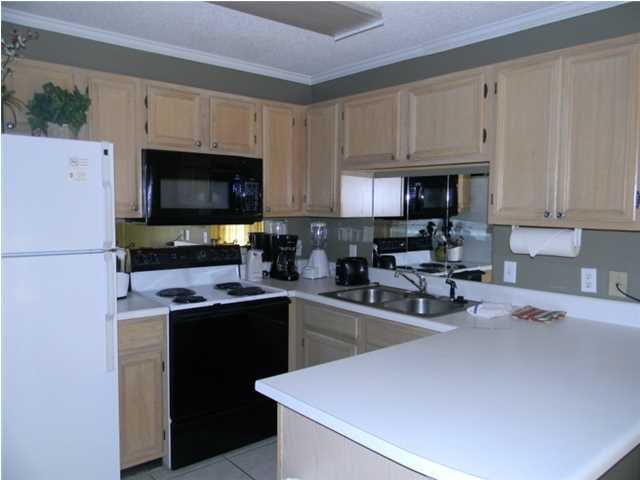 SUMMERSPELL CONDO - Residential