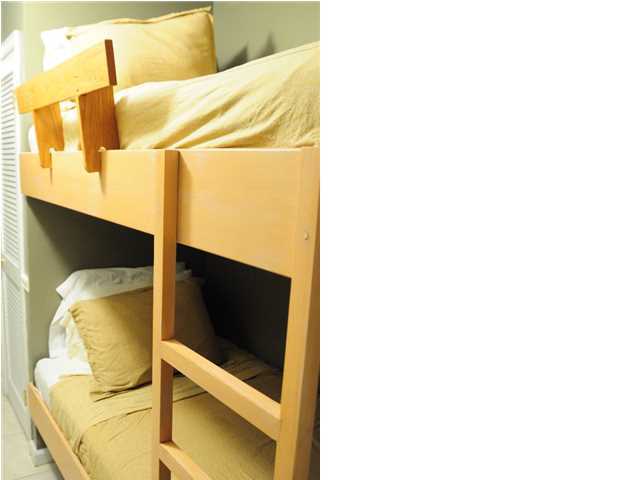 SUMMERSPELL CONDO - Residential