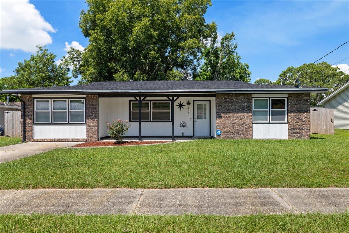 PINE MEADOWS - Residential