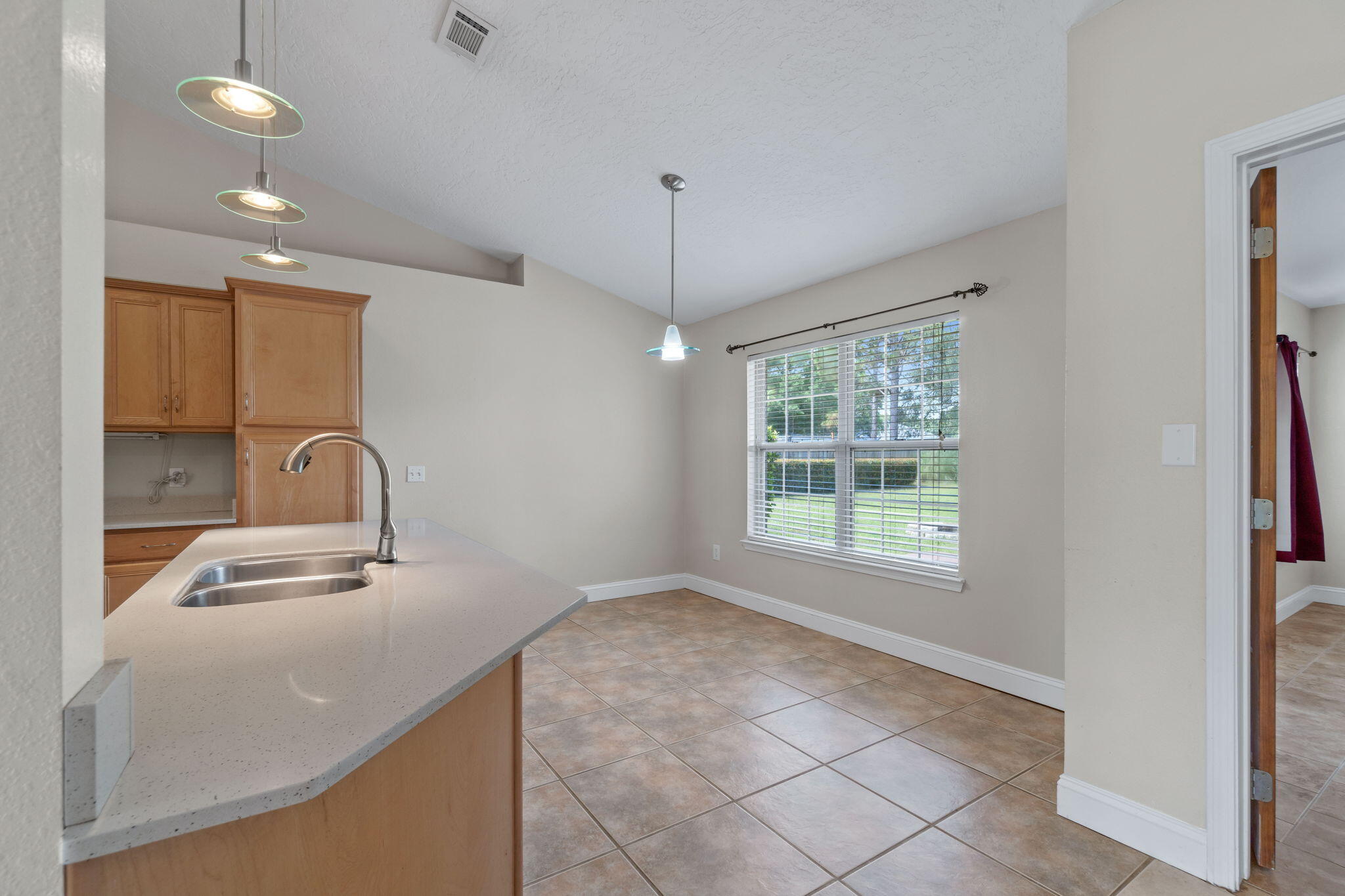 HOLLEY BY THE SEA - Residential