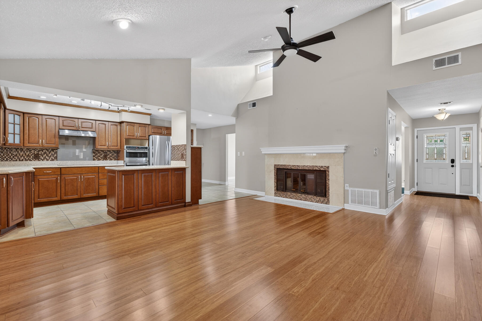 LAKE LORRAINE ESTATES 3 - Residential