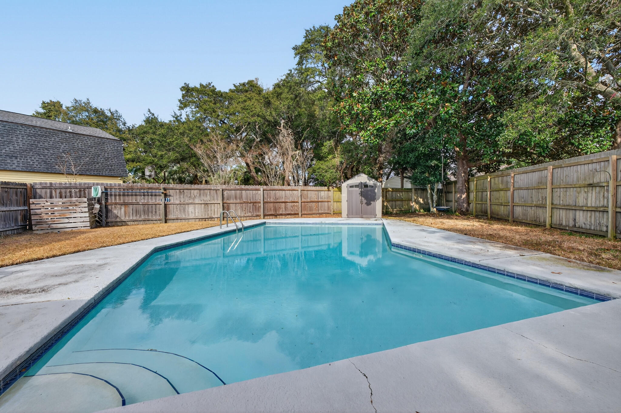 LAKE LORRAINE ESTATES 3 - Residential