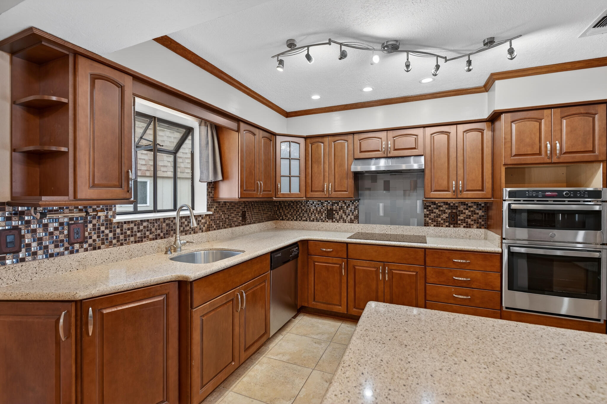 LAKE LORRAINE ESTATES 3 - Residential