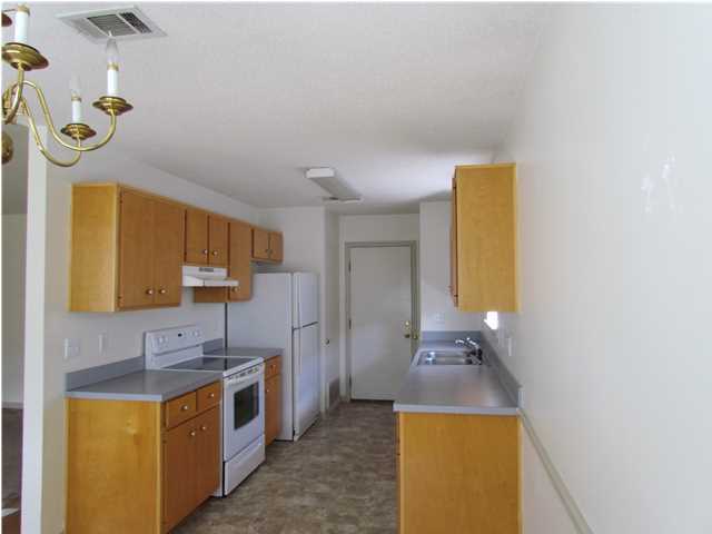 CREEKSIDE 6 - Residential Lease