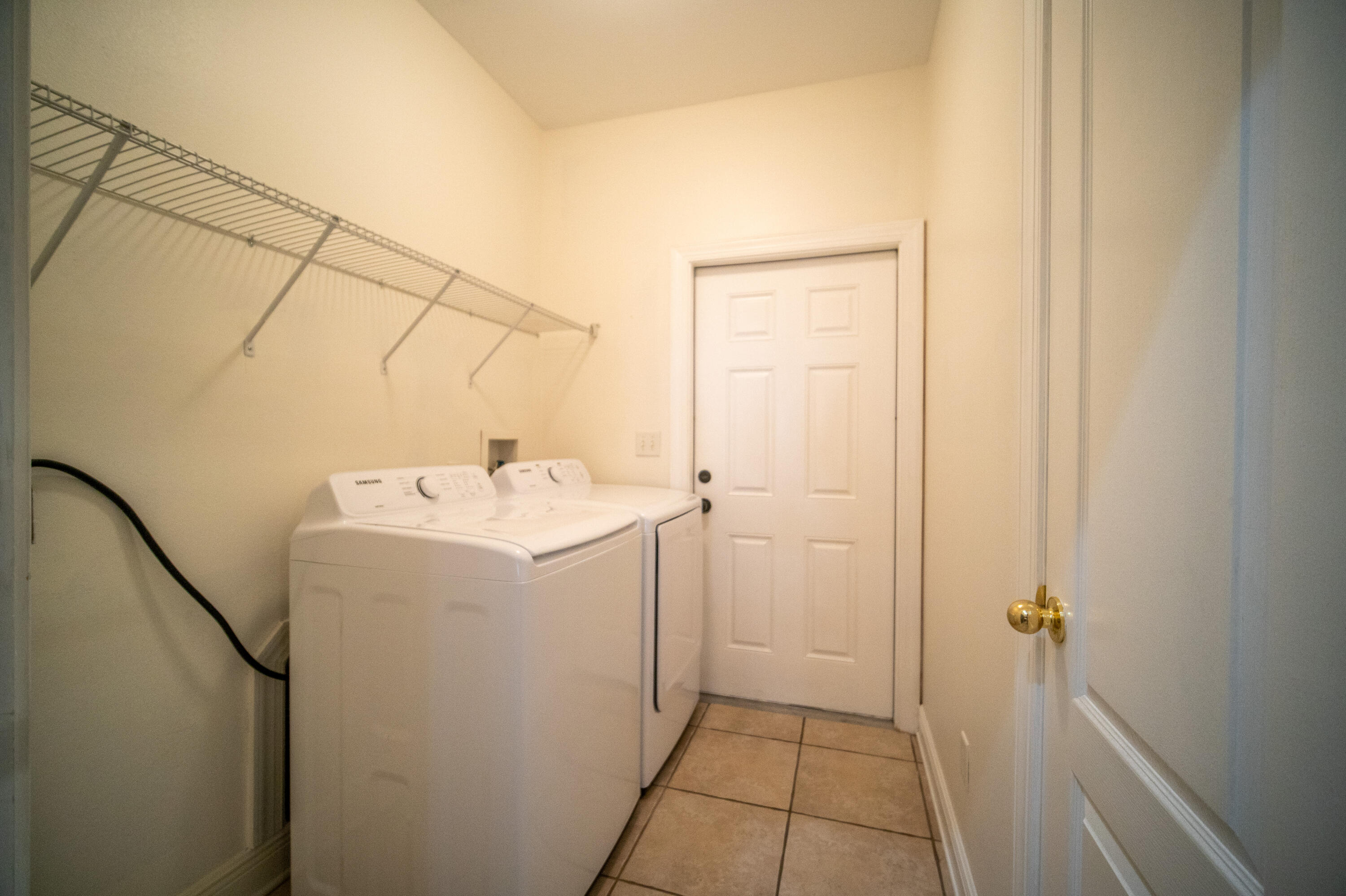 DIAMOND LAKES - Residential