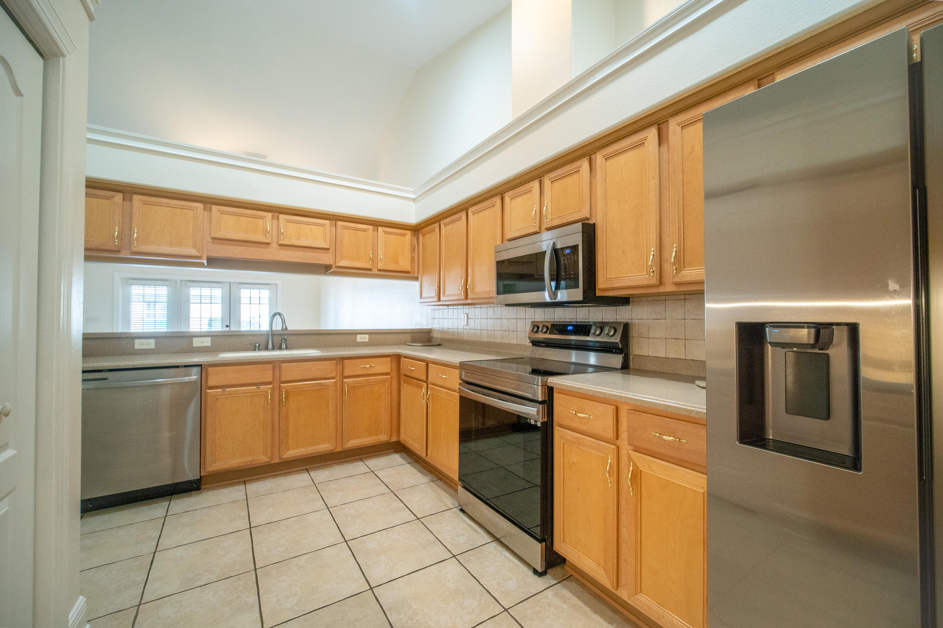 DIAMOND LAKES - Residential