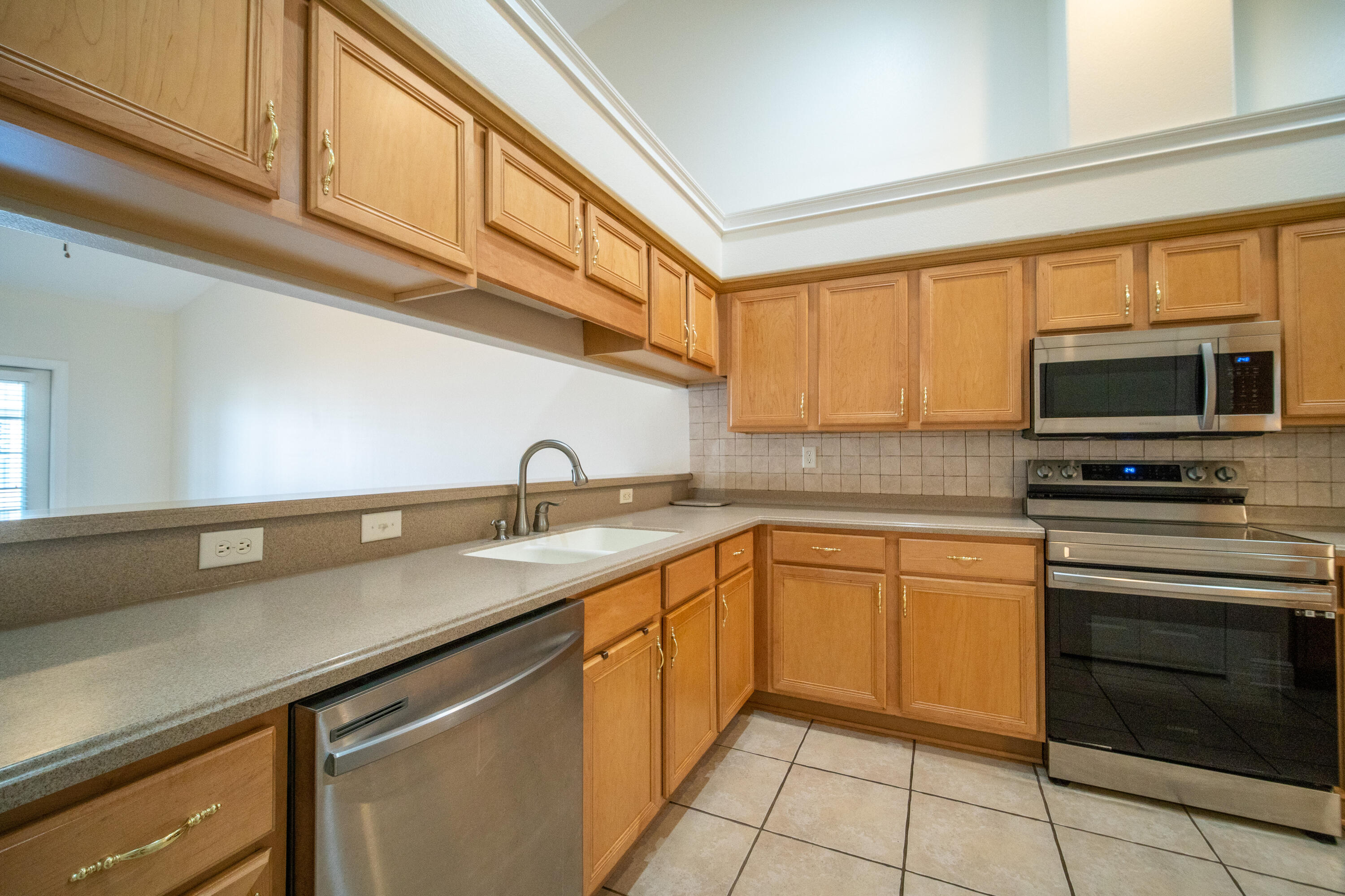 DIAMOND LAKES - Residential