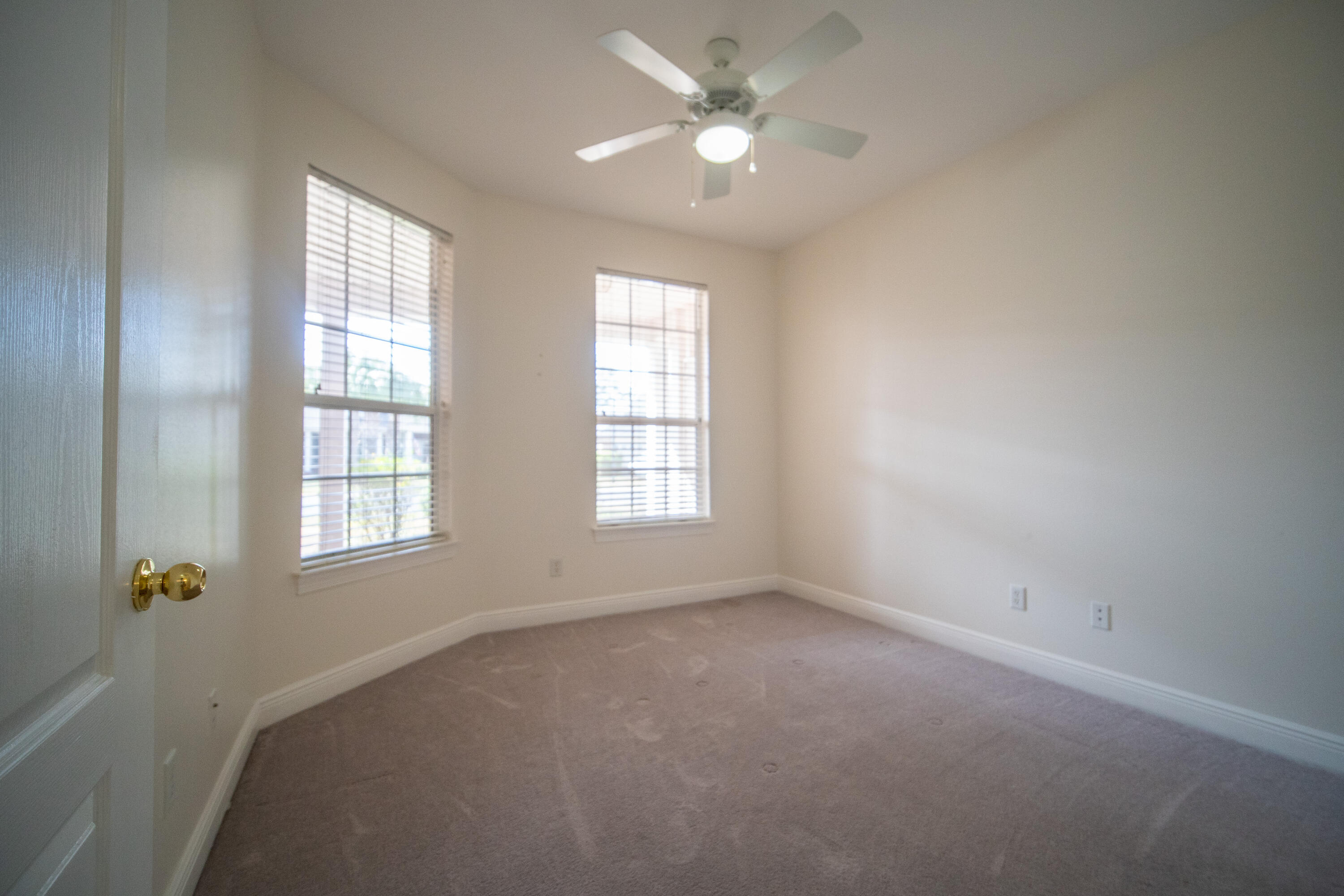 DIAMOND LAKES - Residential