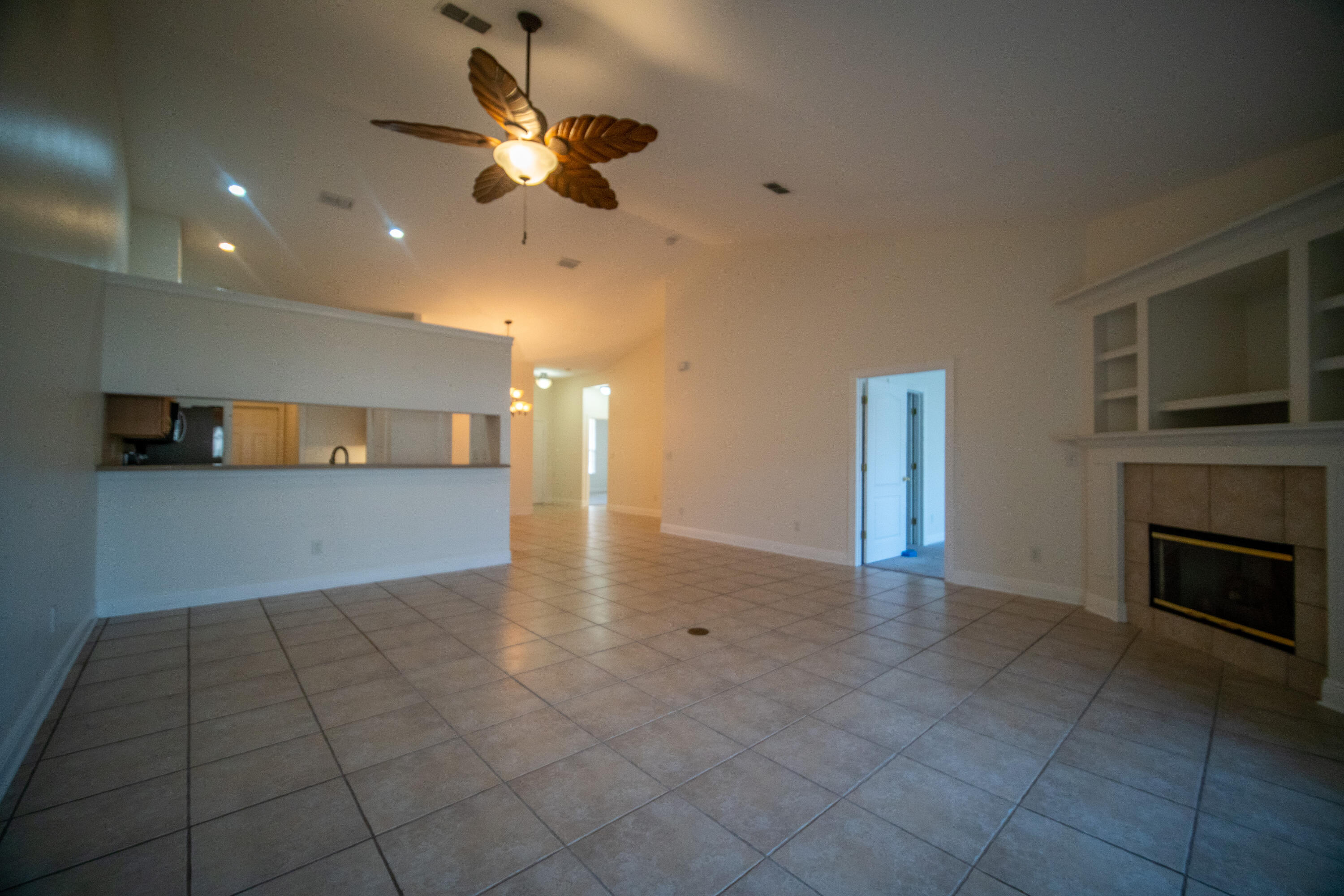 DIAMOND LAKES - Residential