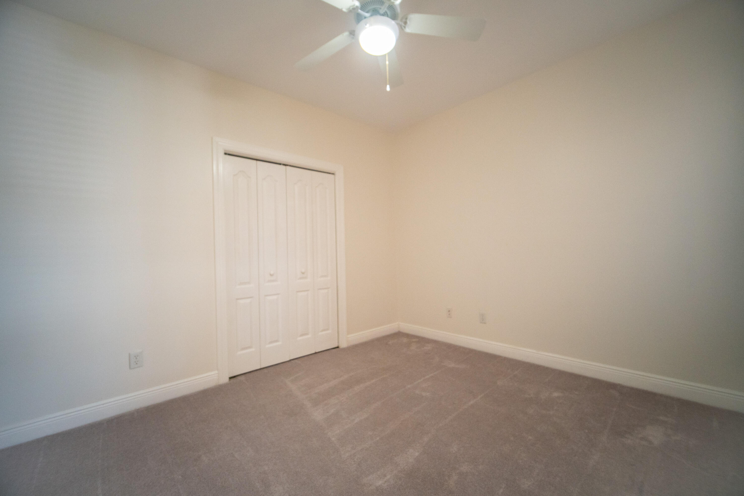 DIAMOND LAKES - Residential