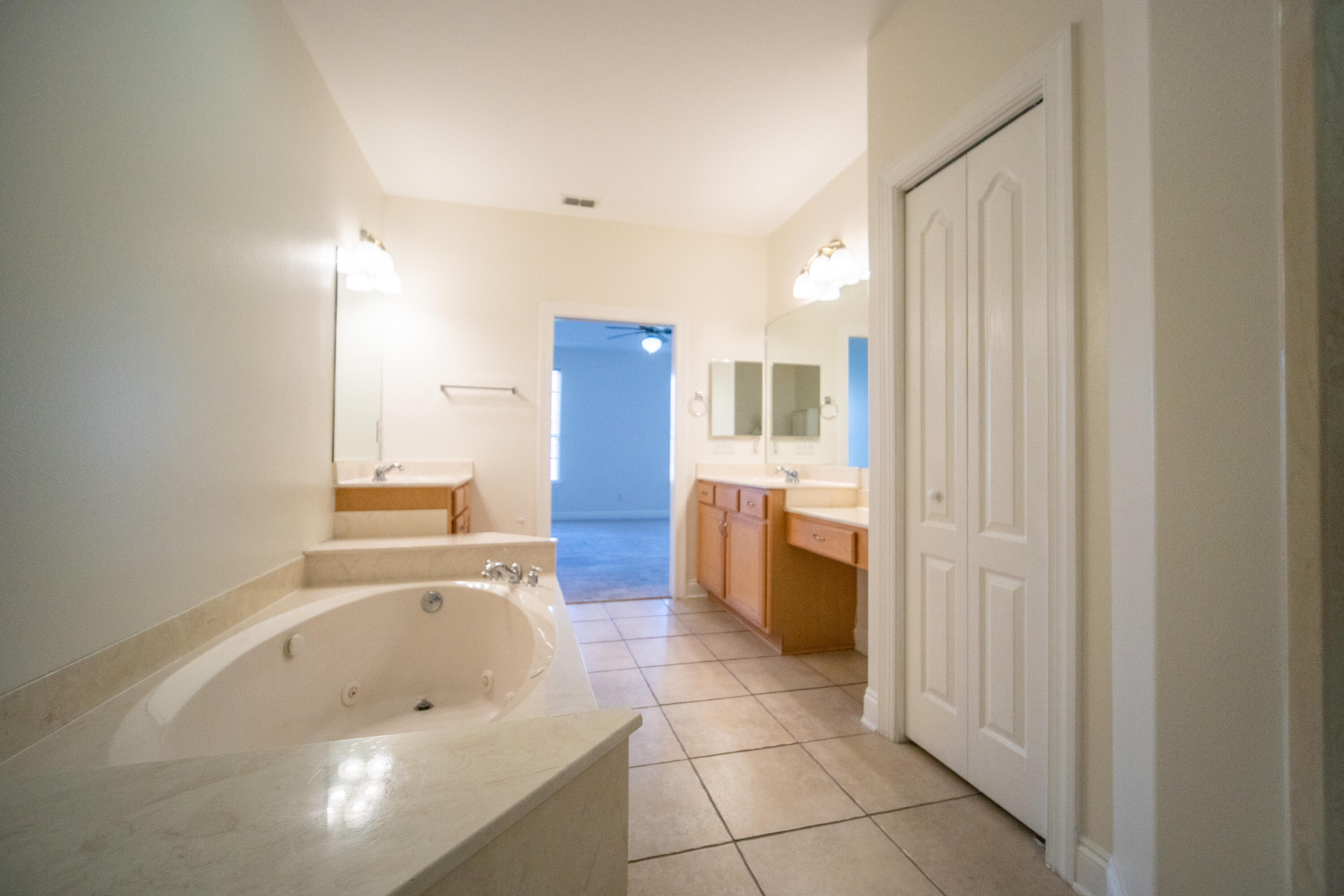 DIAMOND LAKES - Residential