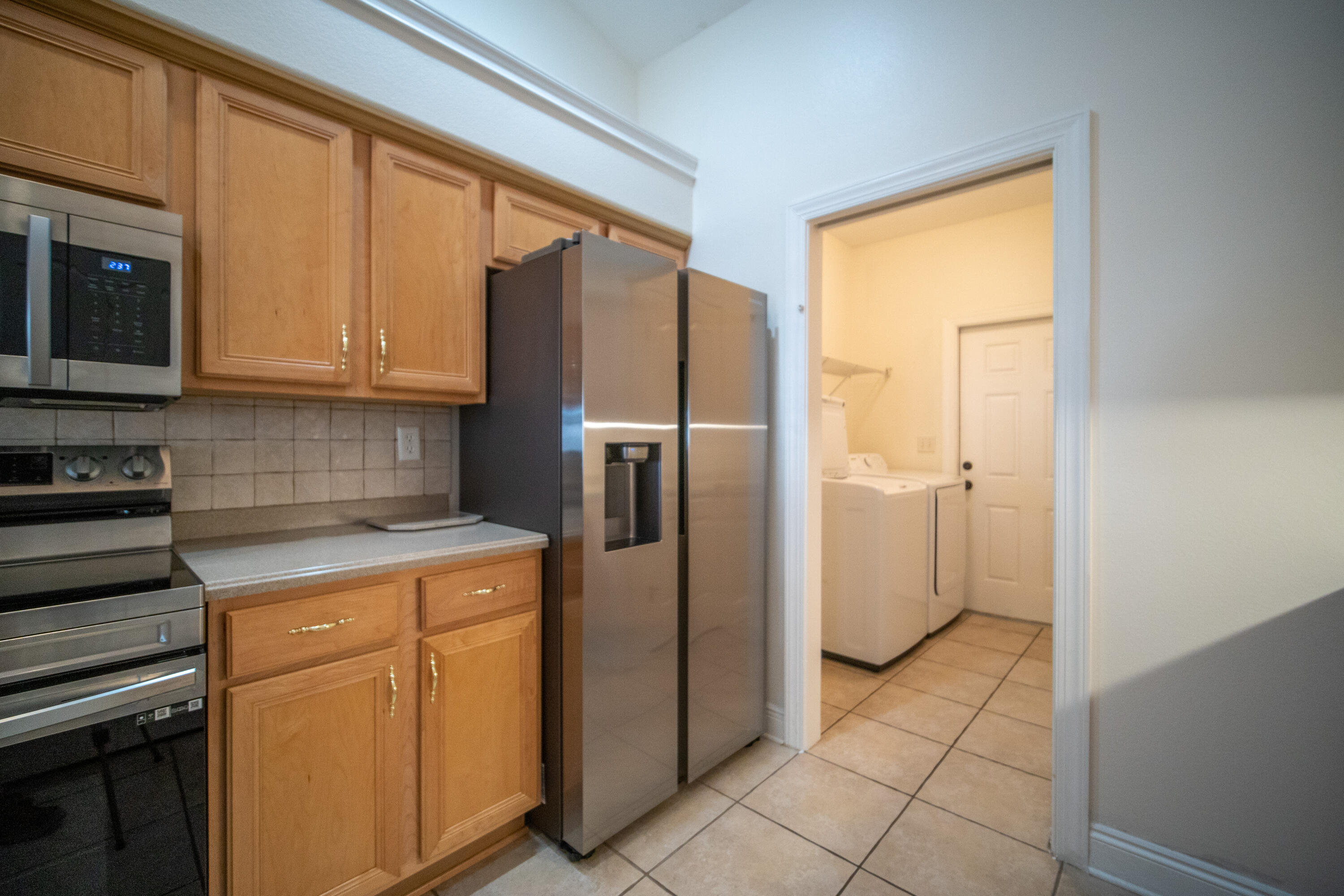 DIAMOND LAKES - Residential