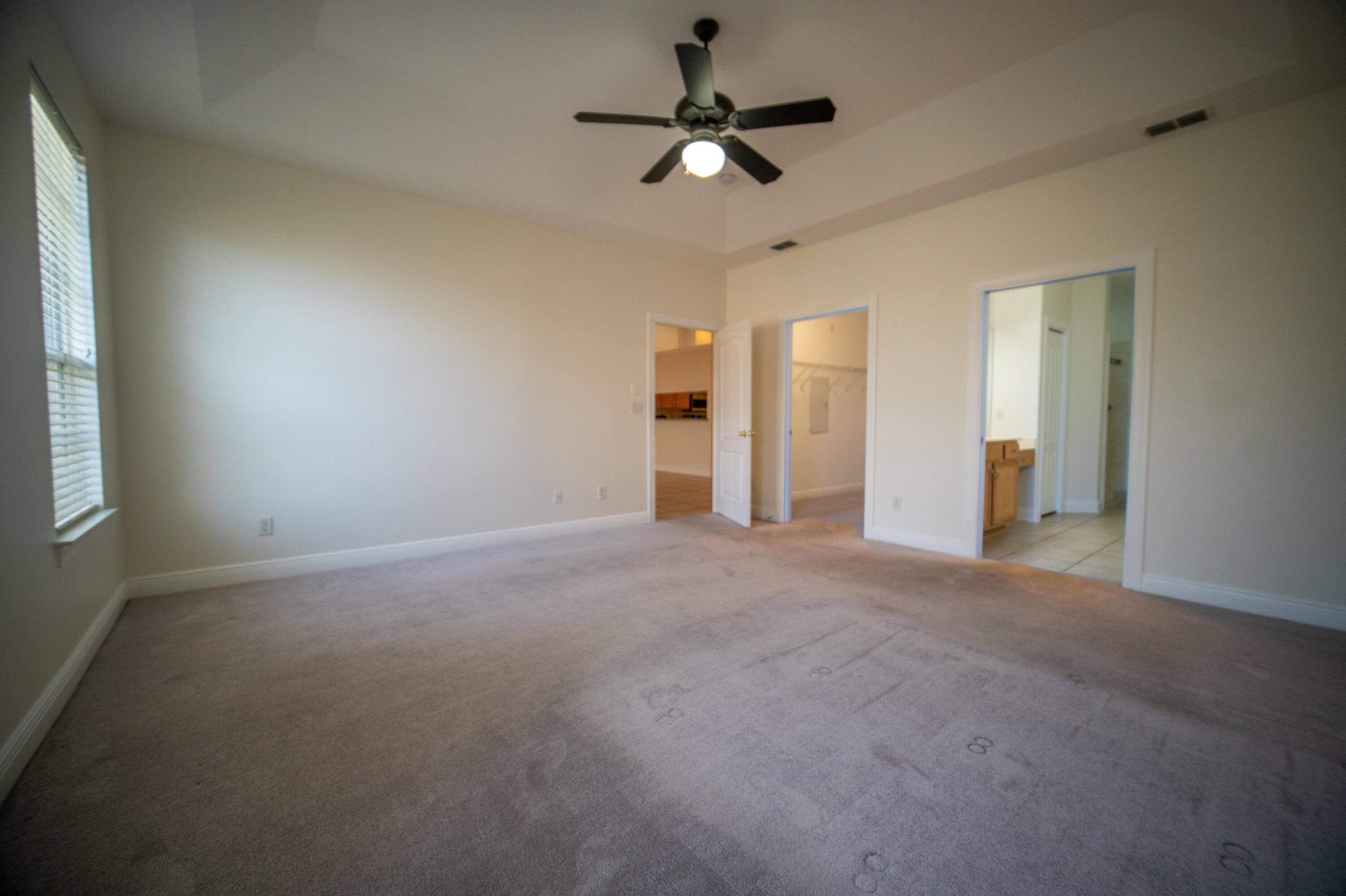 DIAMOND LAKES - Residential