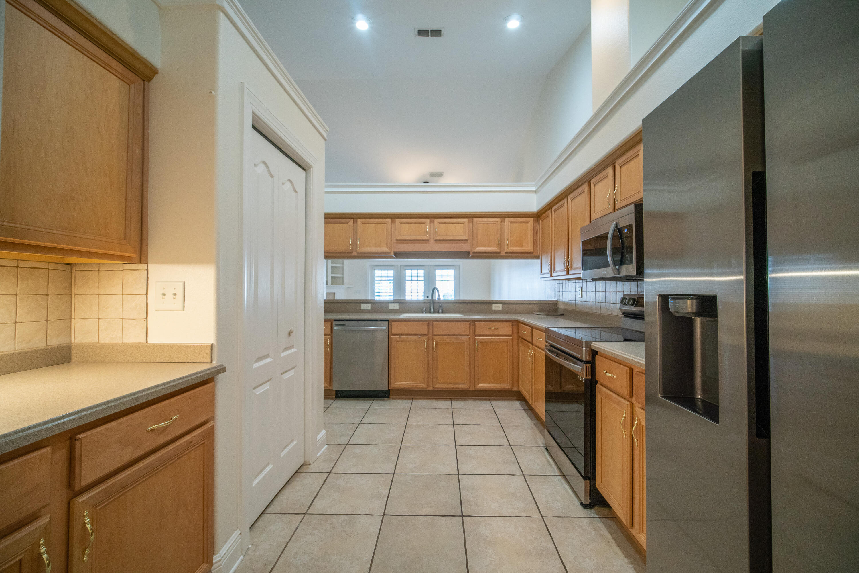 DIAMOND LAKES - Residential