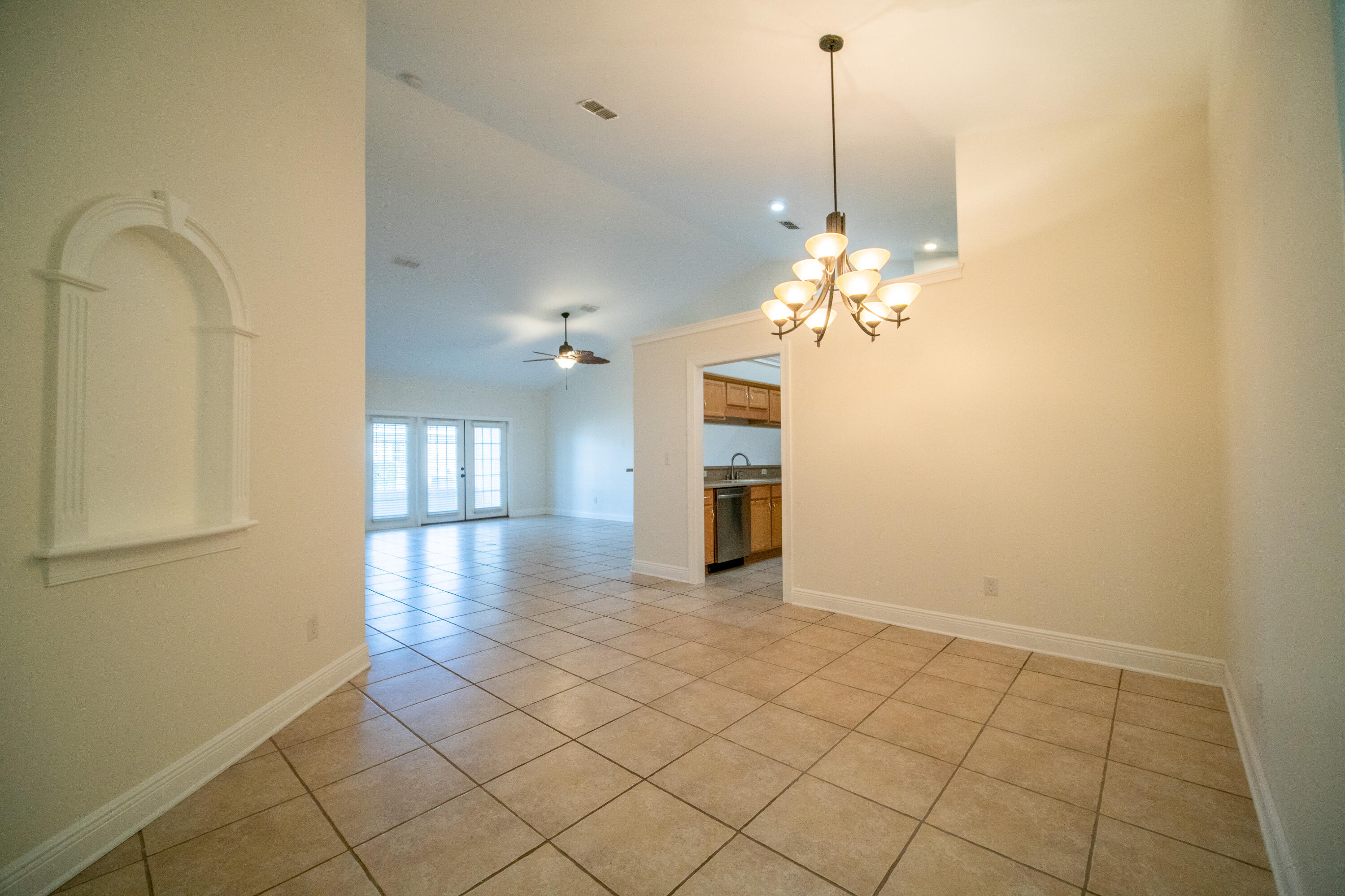 DIAMOND LAKES - Residential