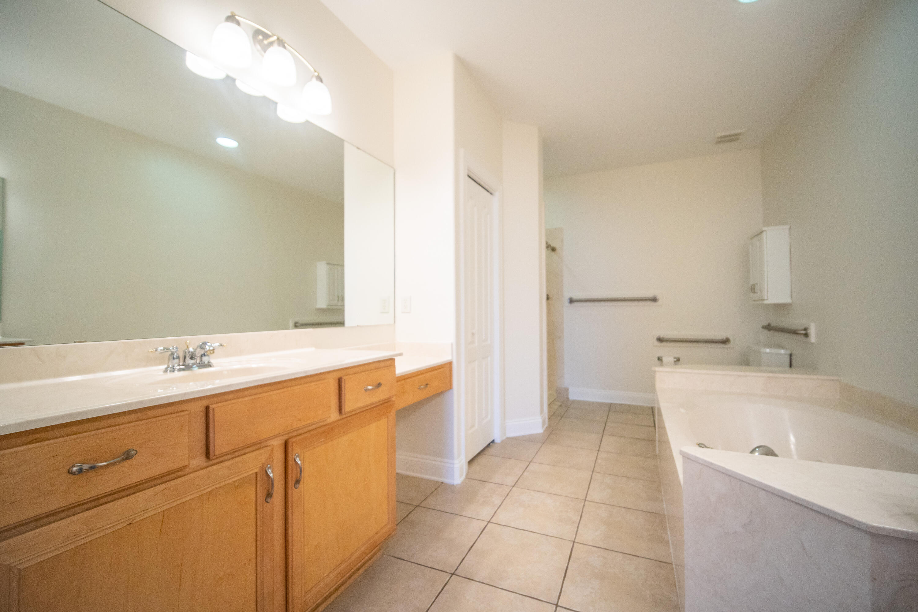 DIAMOND LAKES - Residential