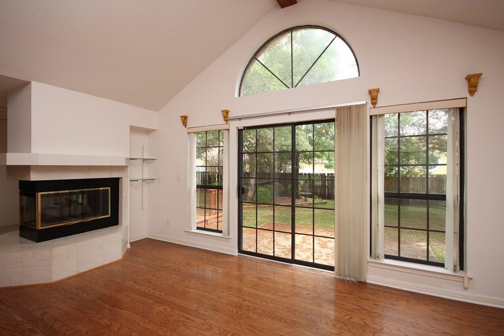 LAKE POINTE - Residential