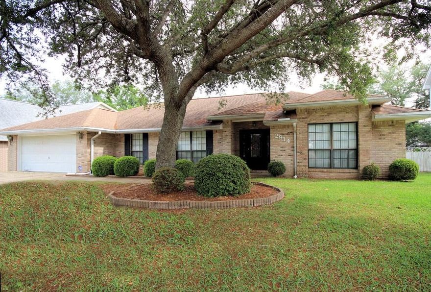 Well maintained 3 bedroom 2 bath home in the highly desired Lake Pointe Subdivision of Shalimar. This split bedroom home features an open floorplan offering lots of natural light because of the abundance of windows and raised ceilings. When you enter through the tiled foyer, the dining room is on your left and the family room with a cathedral ceiling is in front of you. Both of these rooms have lovely hardwood floors. The family room is open to the oversized kitchen and has sliding glass doors leading to the back deck. The kitchen features smooth surface counters, a breakfast bar, lots of cabinets, a convenient breakfast nook and a unique peninsula fireplace between the kitchen and family room. The master suite on the left side of the house has a good sized master bath with a separate shower and tub. The two additional bedrooms on the right side are also good sized and they share the 2nd bath. The fully fenced back yard has a large deck shaded by lovely trees as well as an open patio area. With a little updating, this home will be the home of your dreams...don't wait!