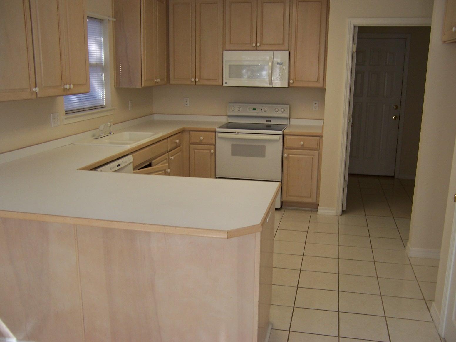 ROCKY BAYOU - Residential Lease