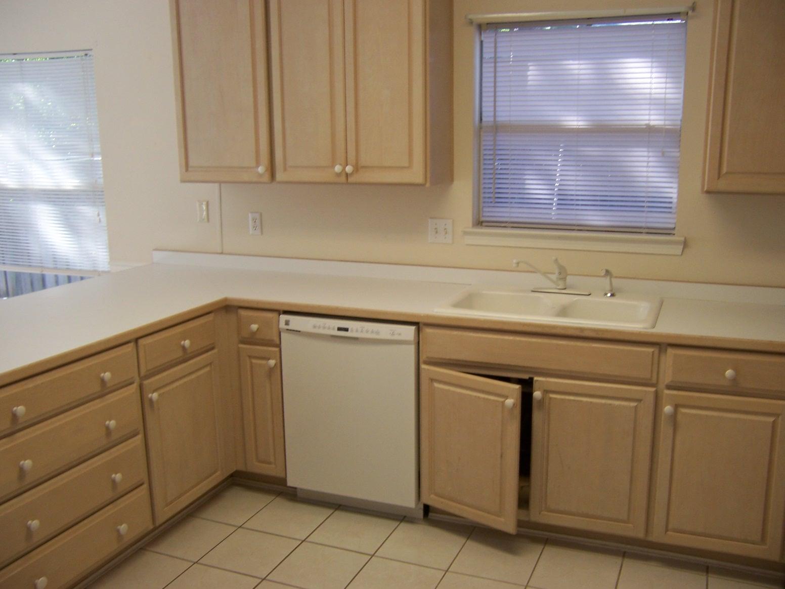 ROCKY BAYOU - Residential Lease