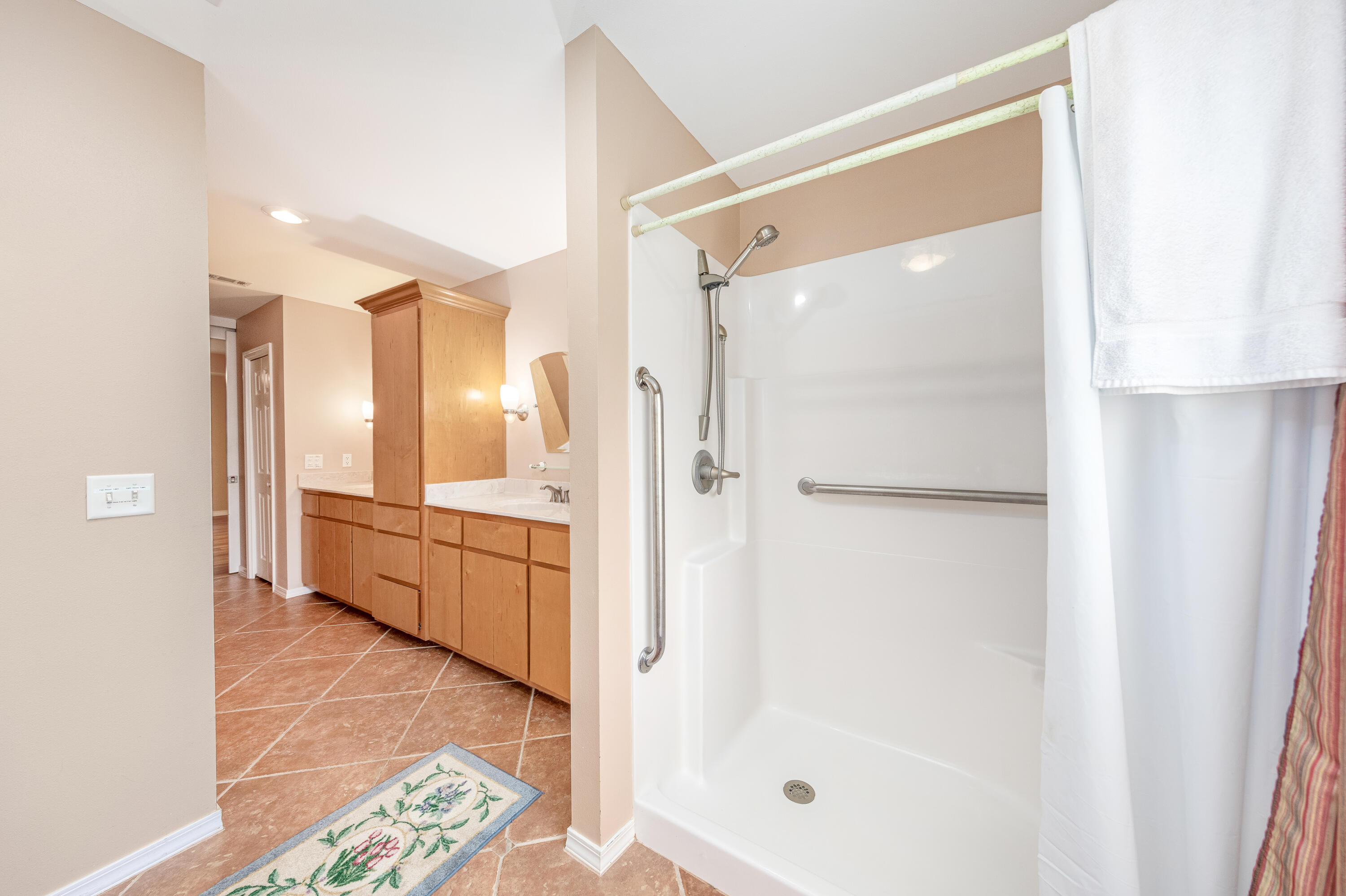 HIDDEN SPRINGS - Residential