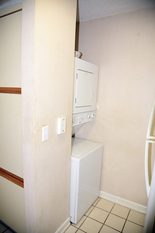 LAKESIDE CONDO AT BLUEWATER BAY - Residential