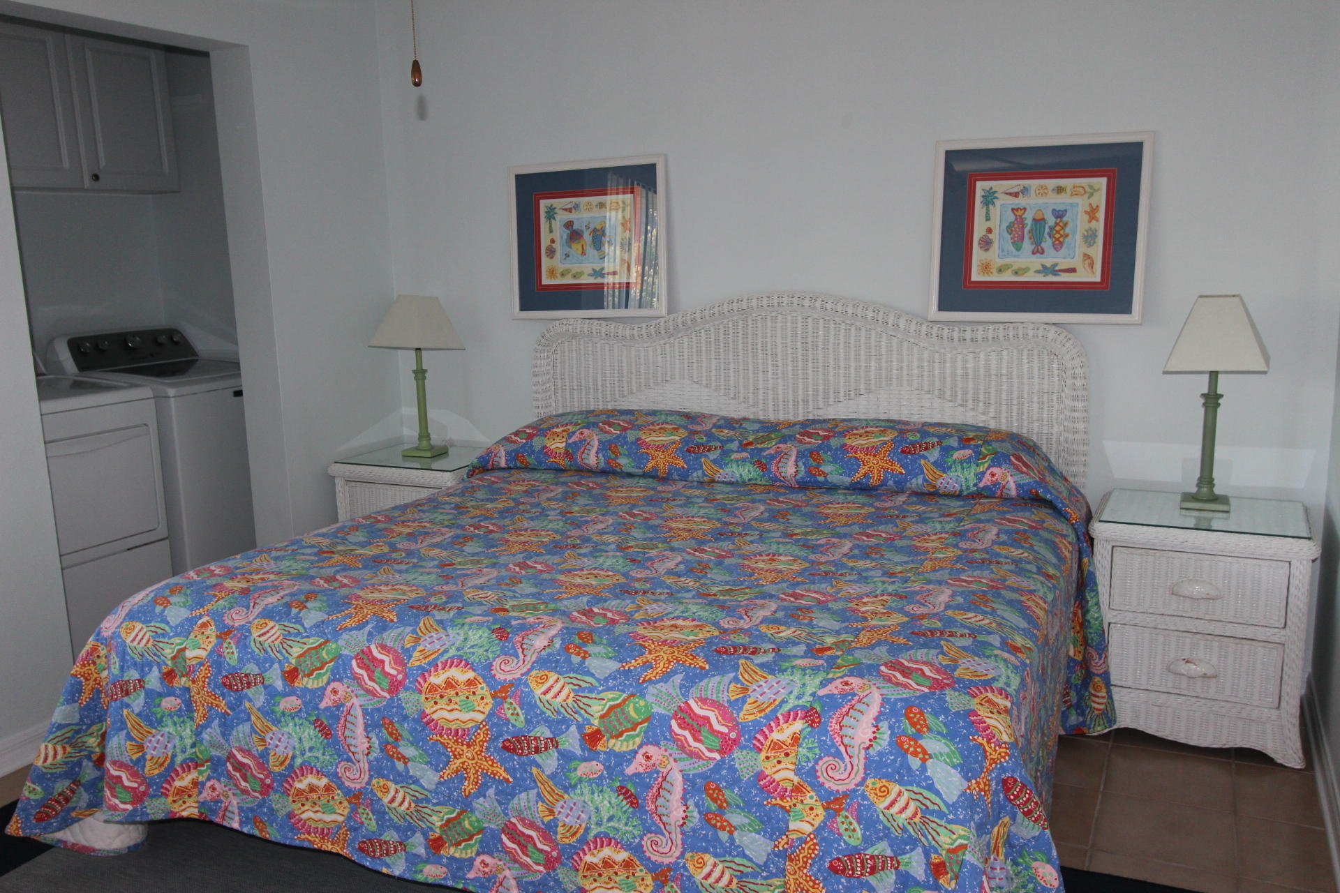 SANDPRINTS CONDO - Residential