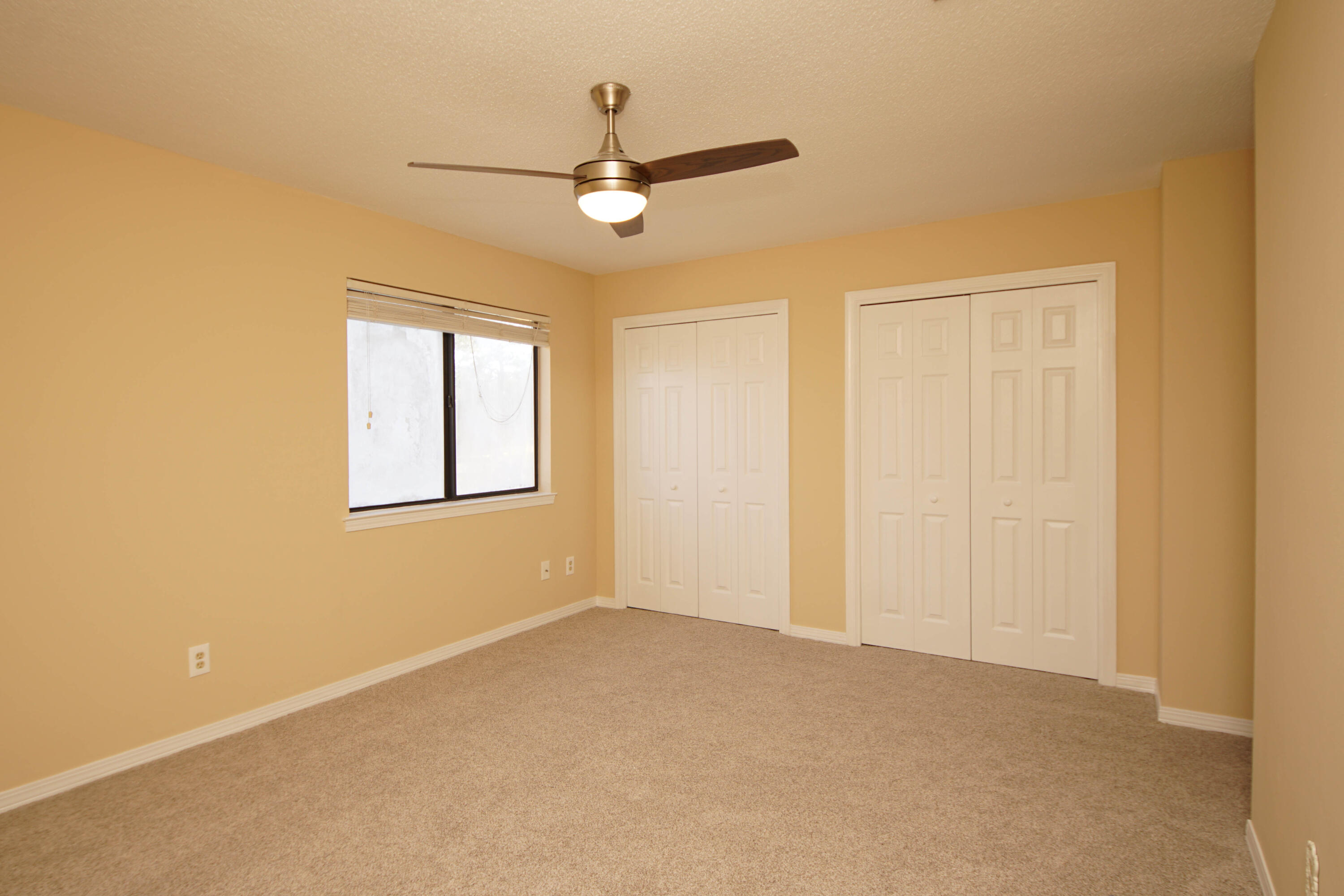 PLANTATION MANOR - Residential