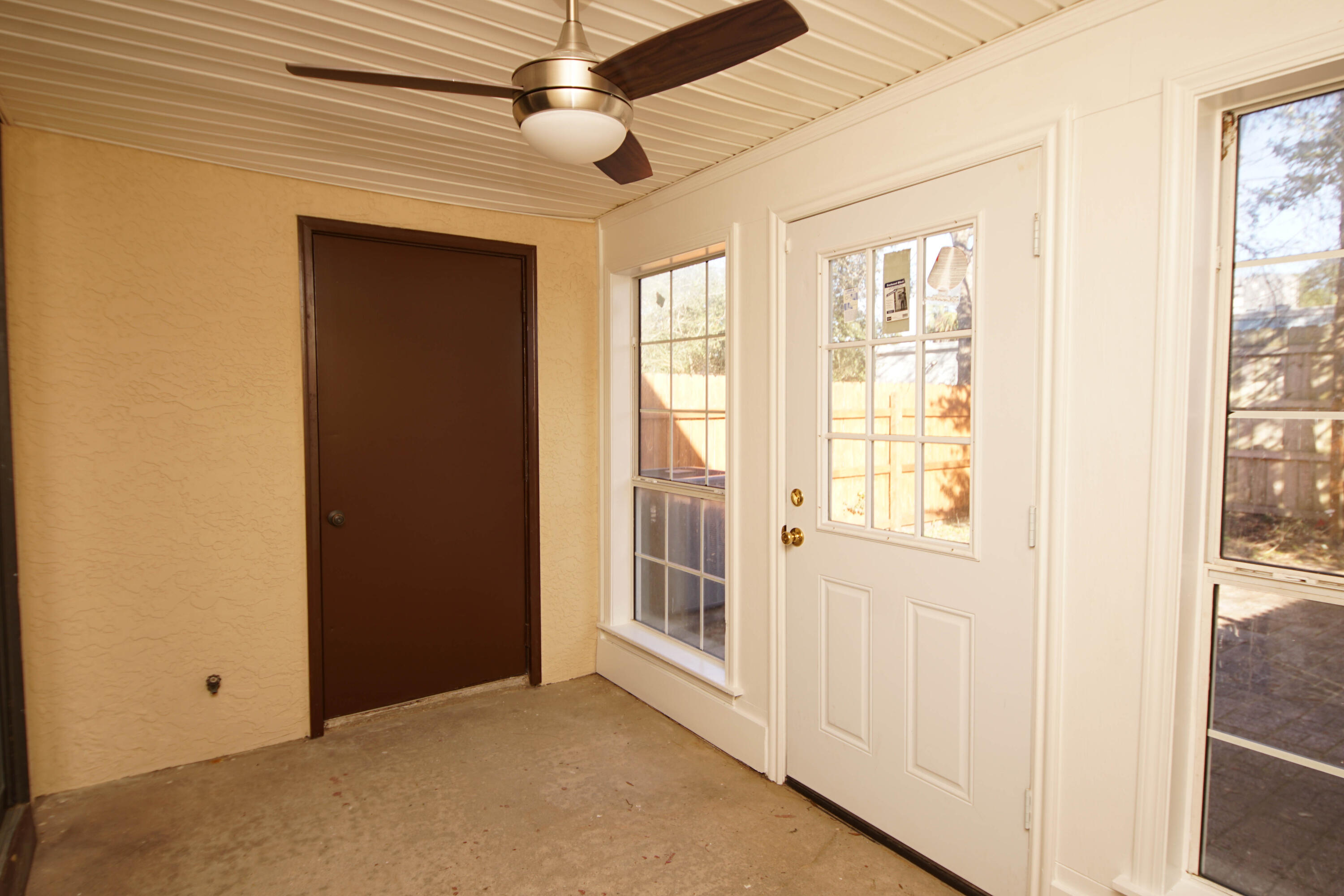 PLANTATION MANOR - Residential