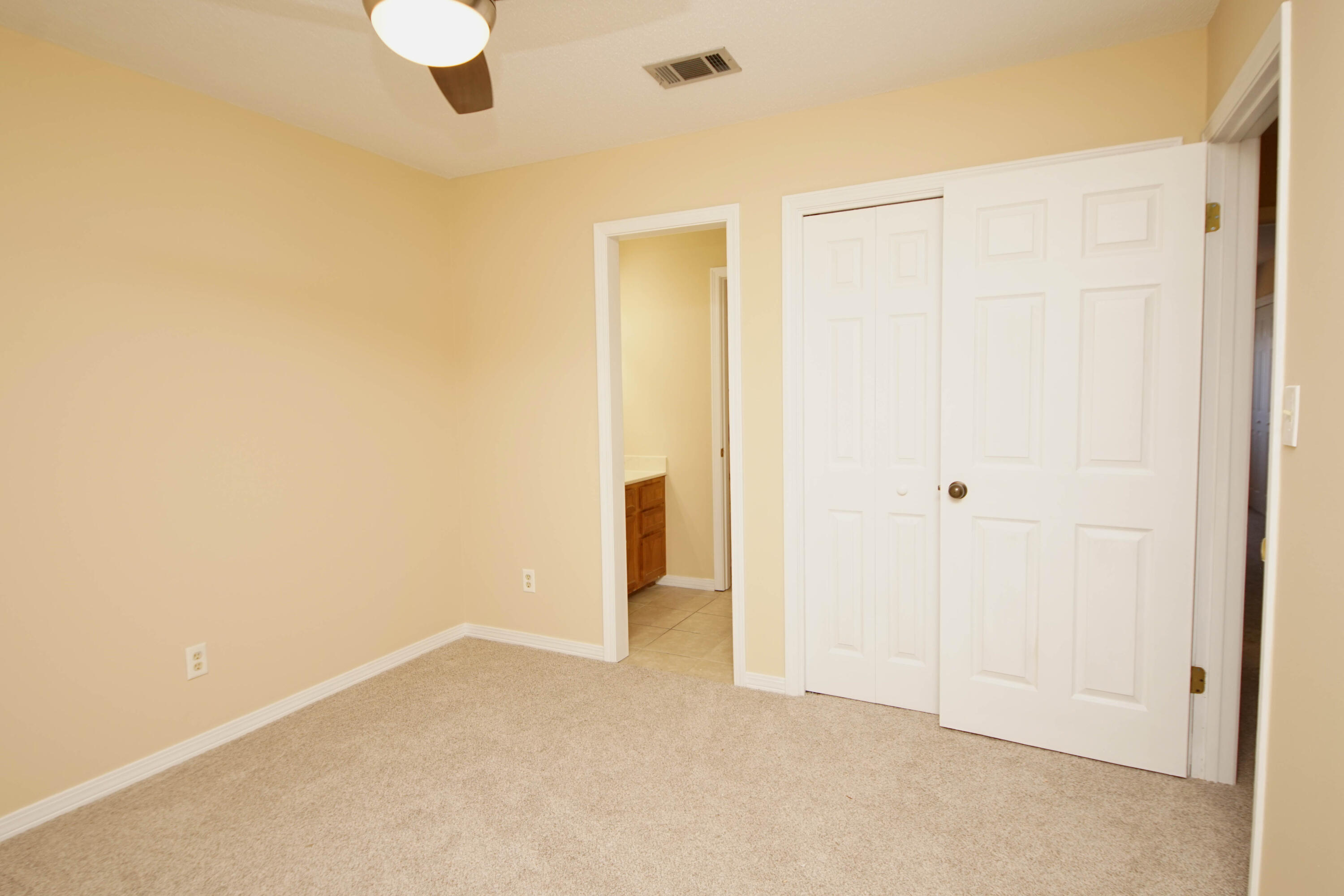 PLANTATION MANOR - Residential