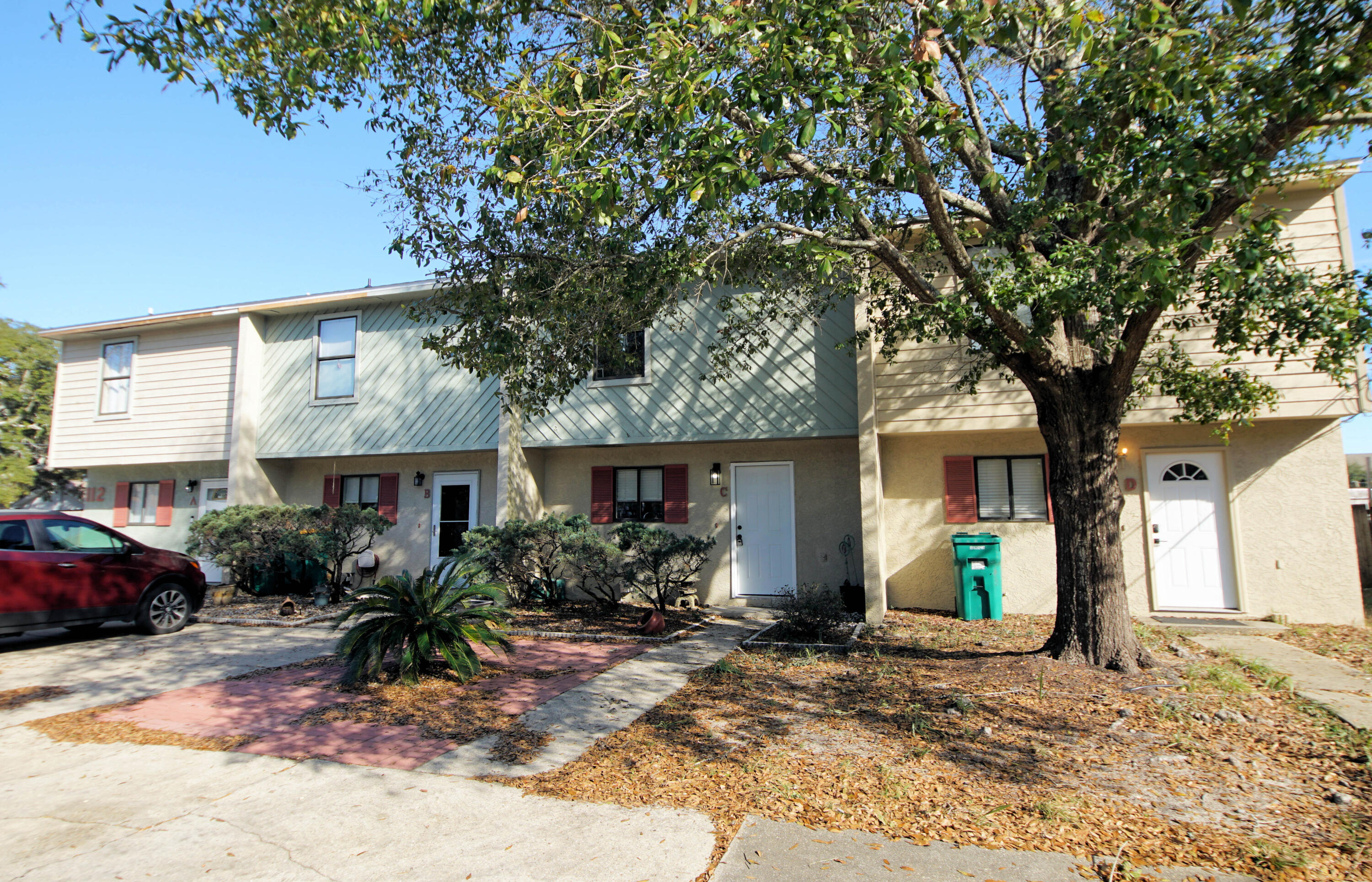 PLANTATION MANOR - Residential