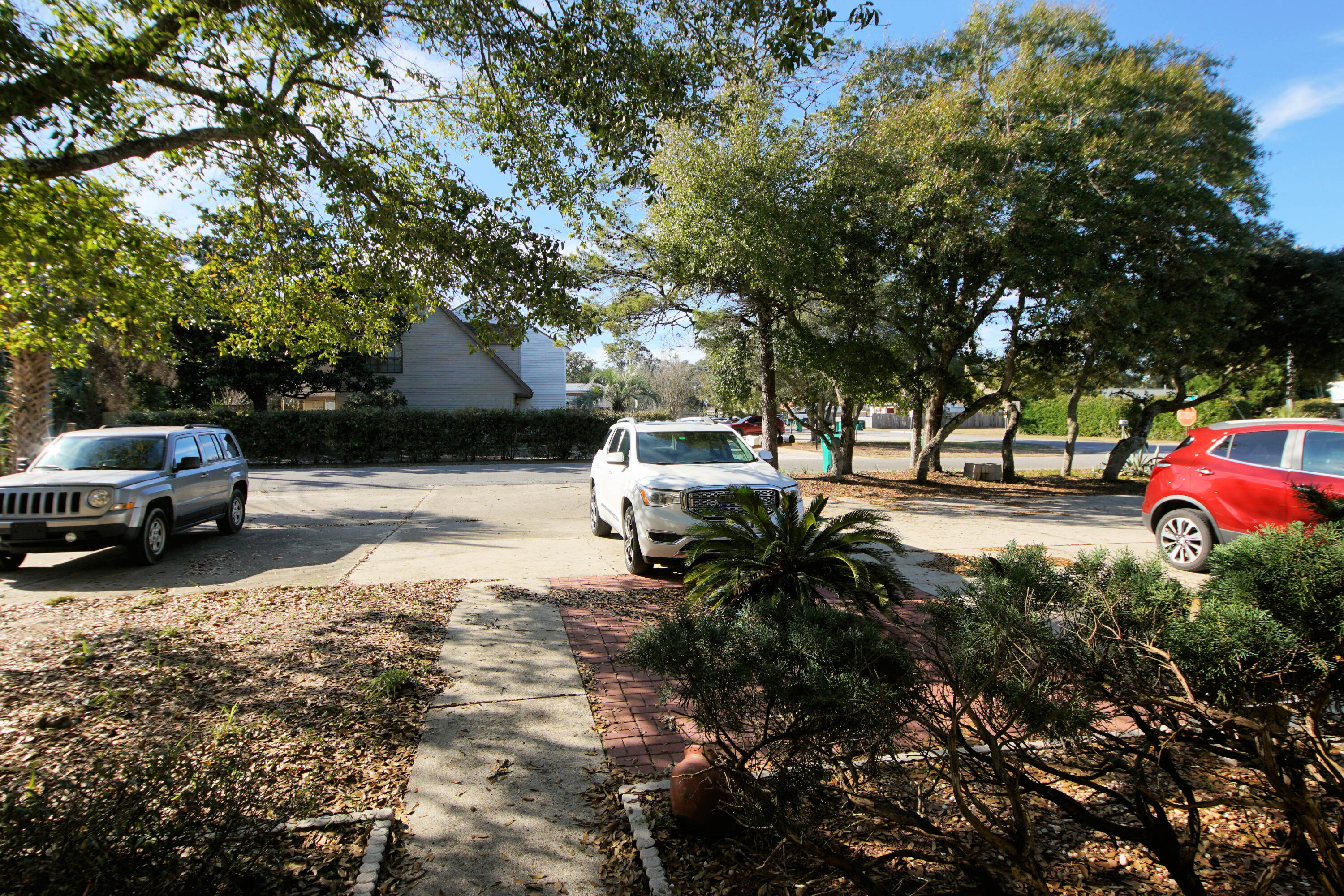 PLANTATION MANOR - Residential