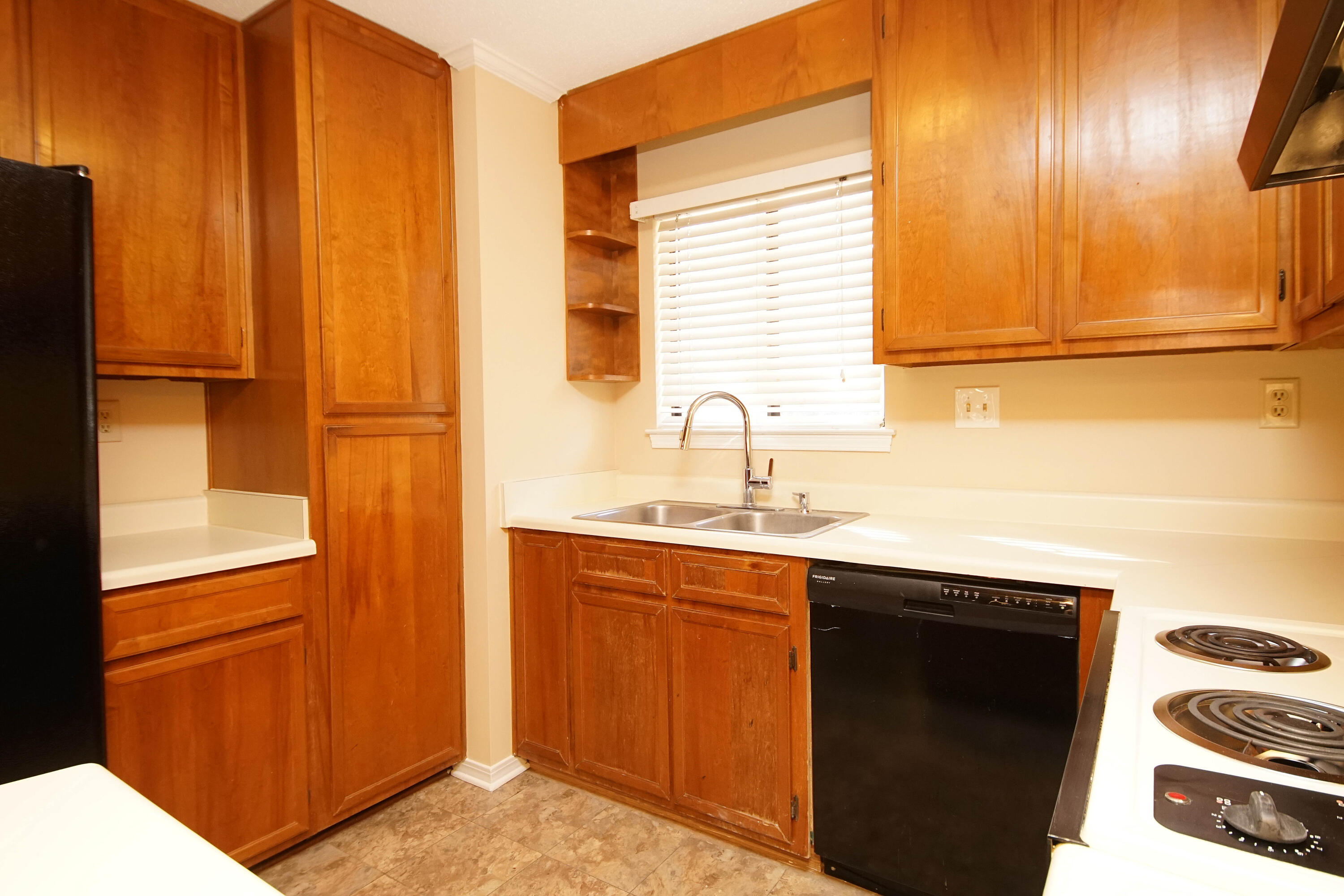 PLANTATION MANOR - Residential