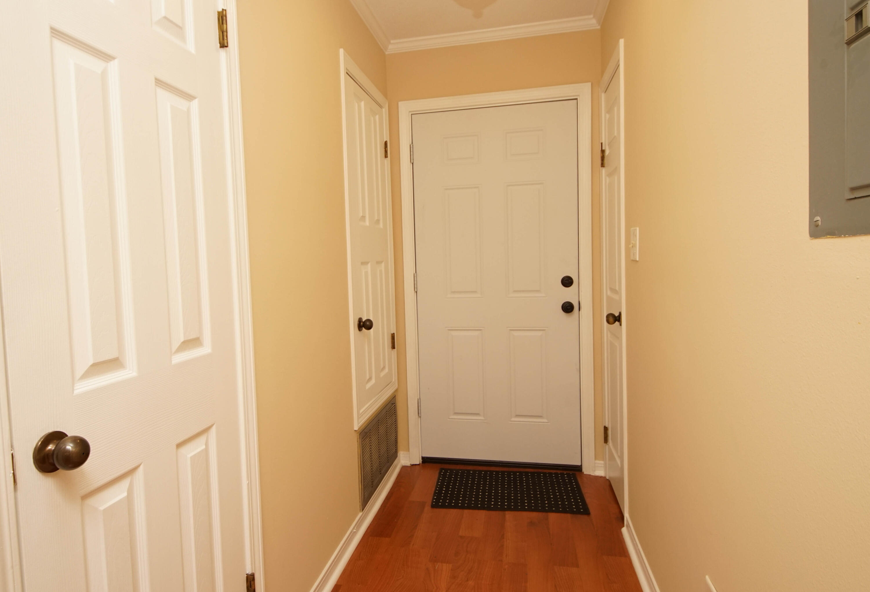 PLANTATION MANOR - Residential