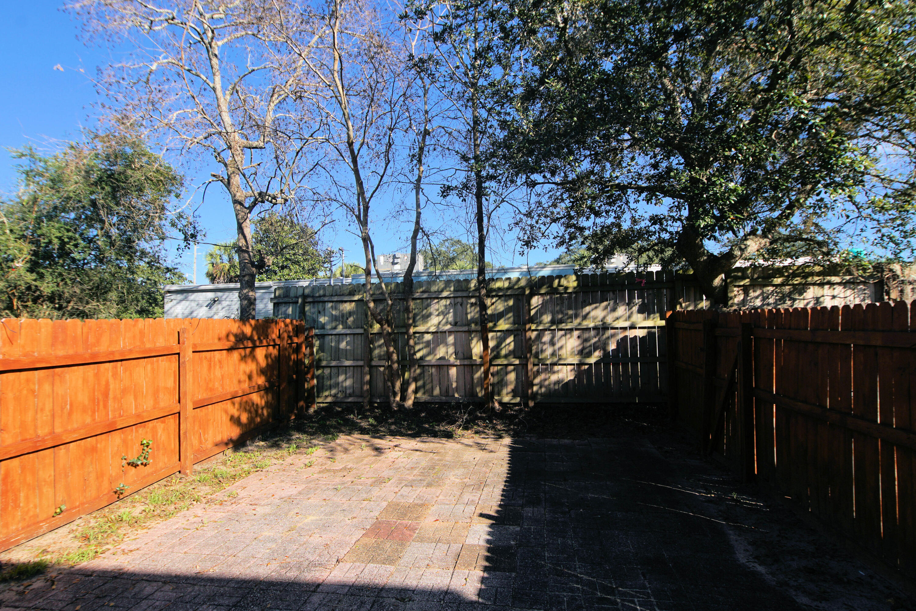 PLANTATION MANOR - Residential