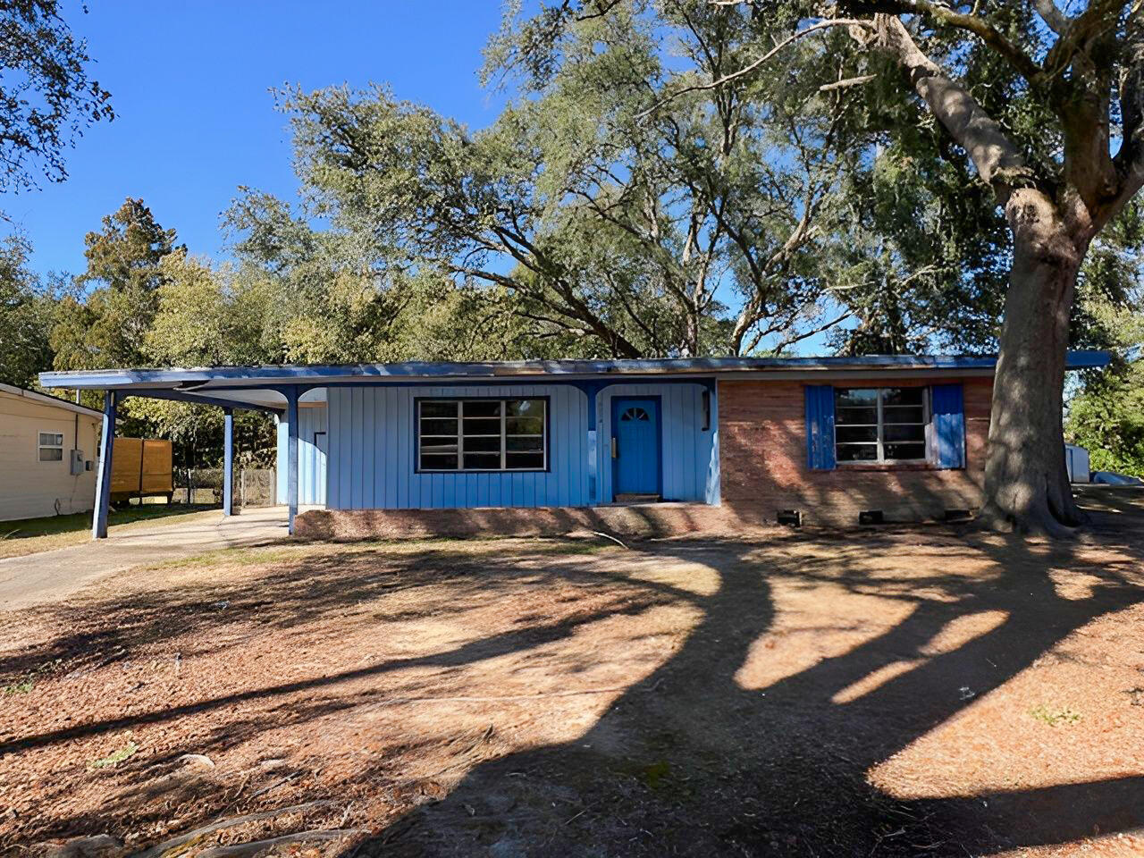 Built in the late 50's, this REO home has a huge floor plan with just over 1700sf. Home rests just a few miles to most all things Milton including schools, businesses, and downtown. Home has 4beds and 2ba. There are 2 living areas and a huge laundry area just off the second living room. Home needs repairs and will not qualify for most financing.