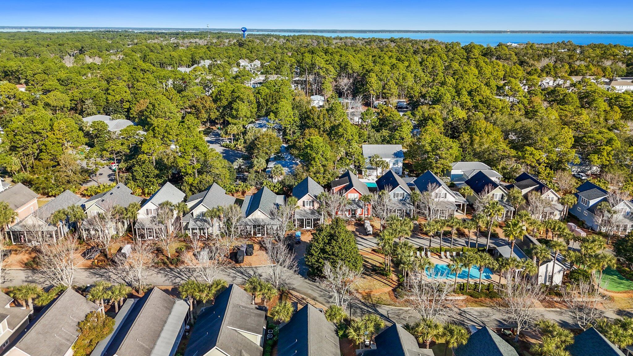 BUNGALOS AT SANDESTIN - Residential